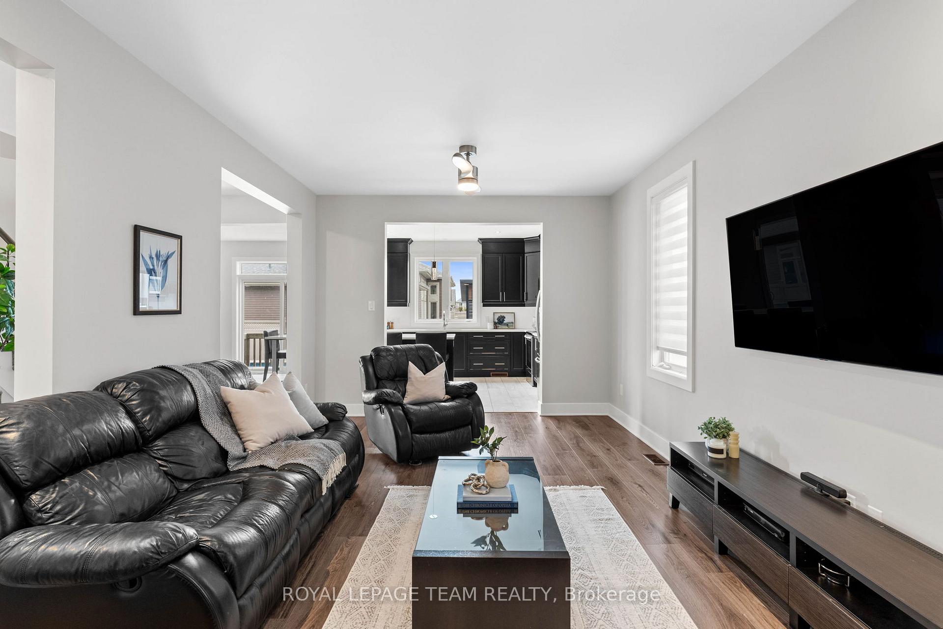 Photo 7 of 322 Haliburton Heights, Ottawa, Kanata - Emerald Meadows/Trailwest — HOMEH