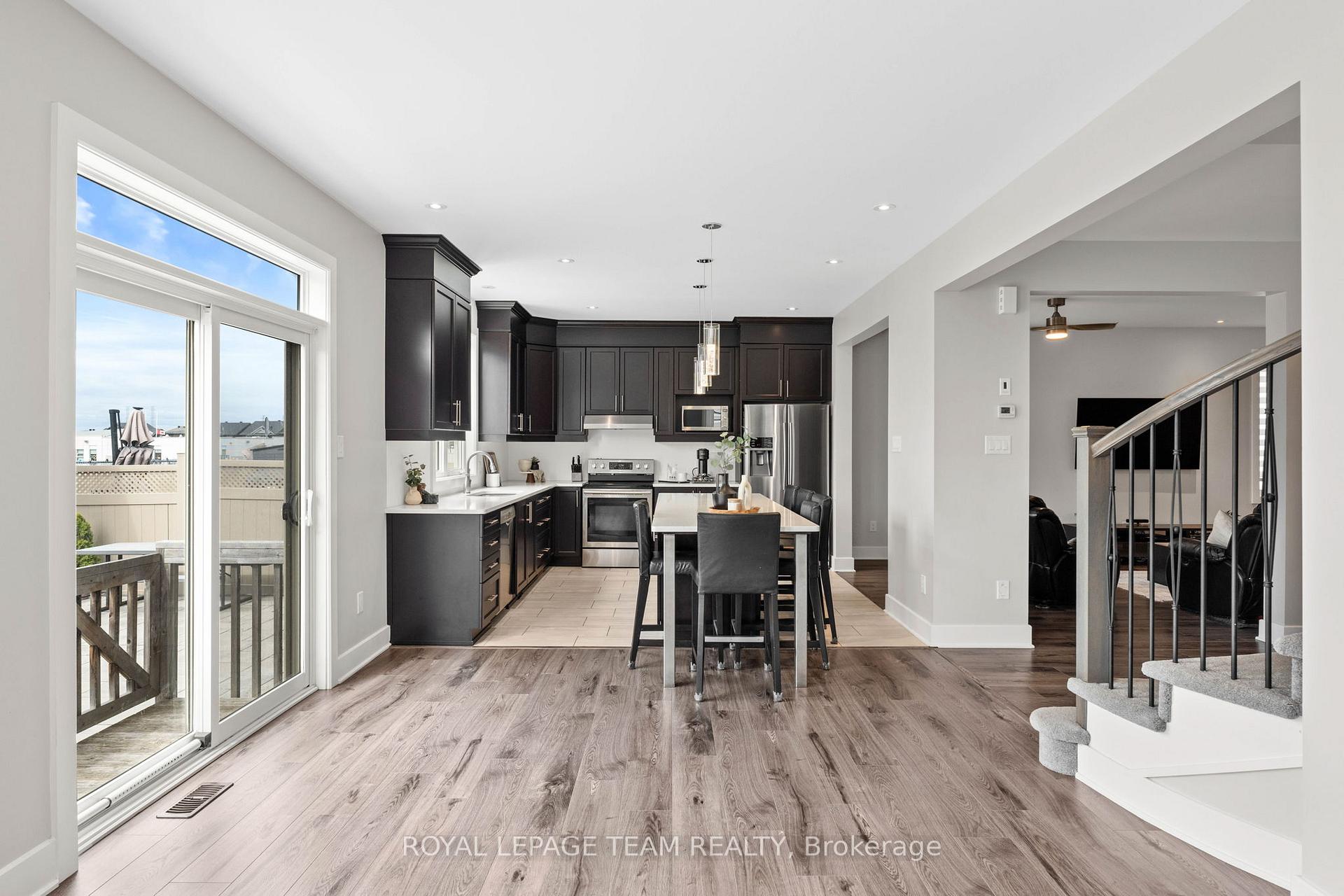 Photo 9 of 322 Haliburton Heights, Ottawa, Kanata - Emerald Meadows/Trailwest — HOMEH