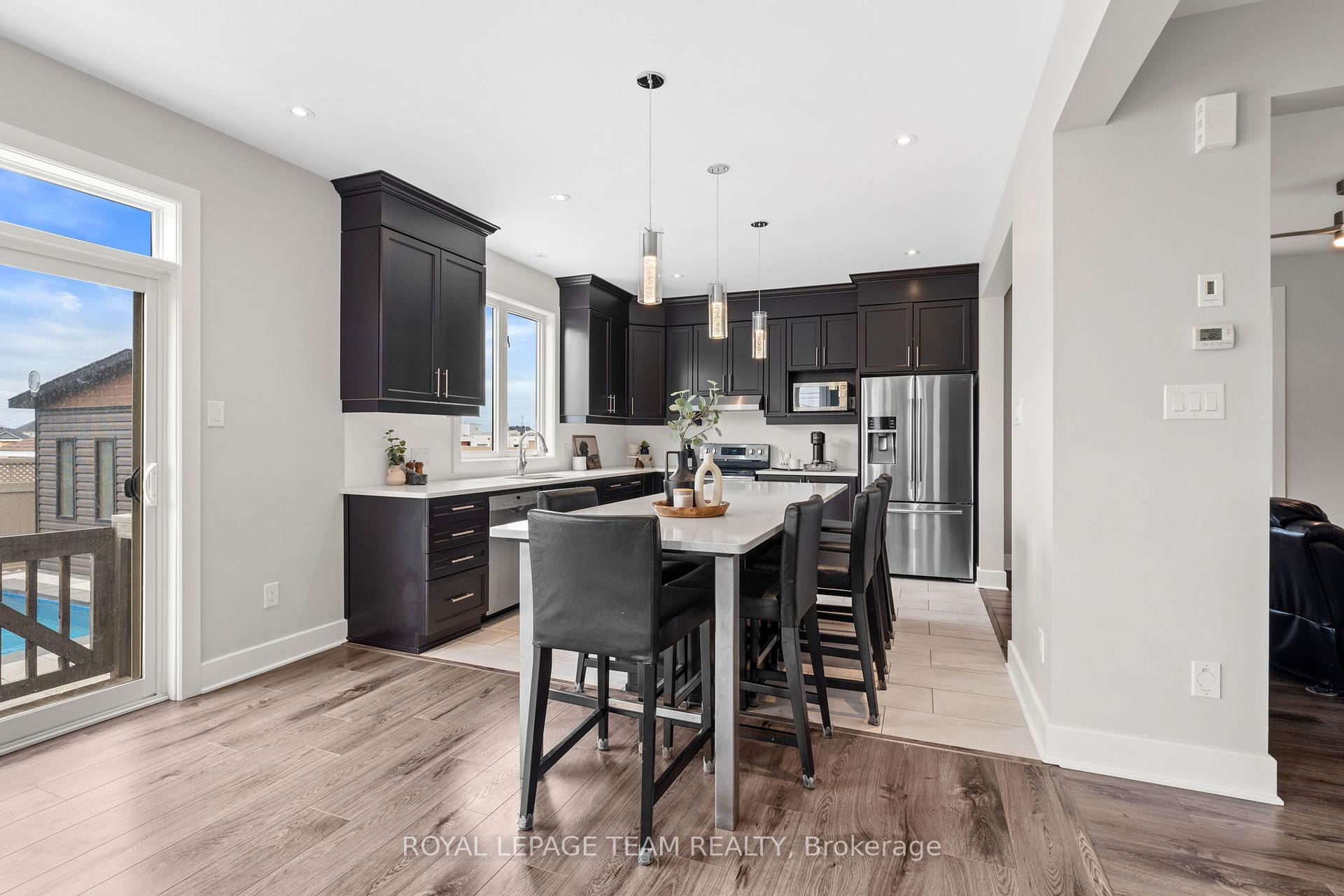 Photo 11 of 322 Haliburton Heights, Ottawa, Kanata - Emerald Meadows/Trailwest — HOMEH