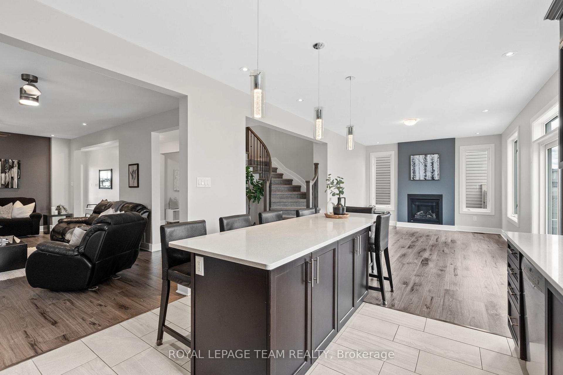 Photo 13 of 322 Haliburton Heights, Ottawa, Kanata - Emerald Meadows/Trailwest — HOMEH