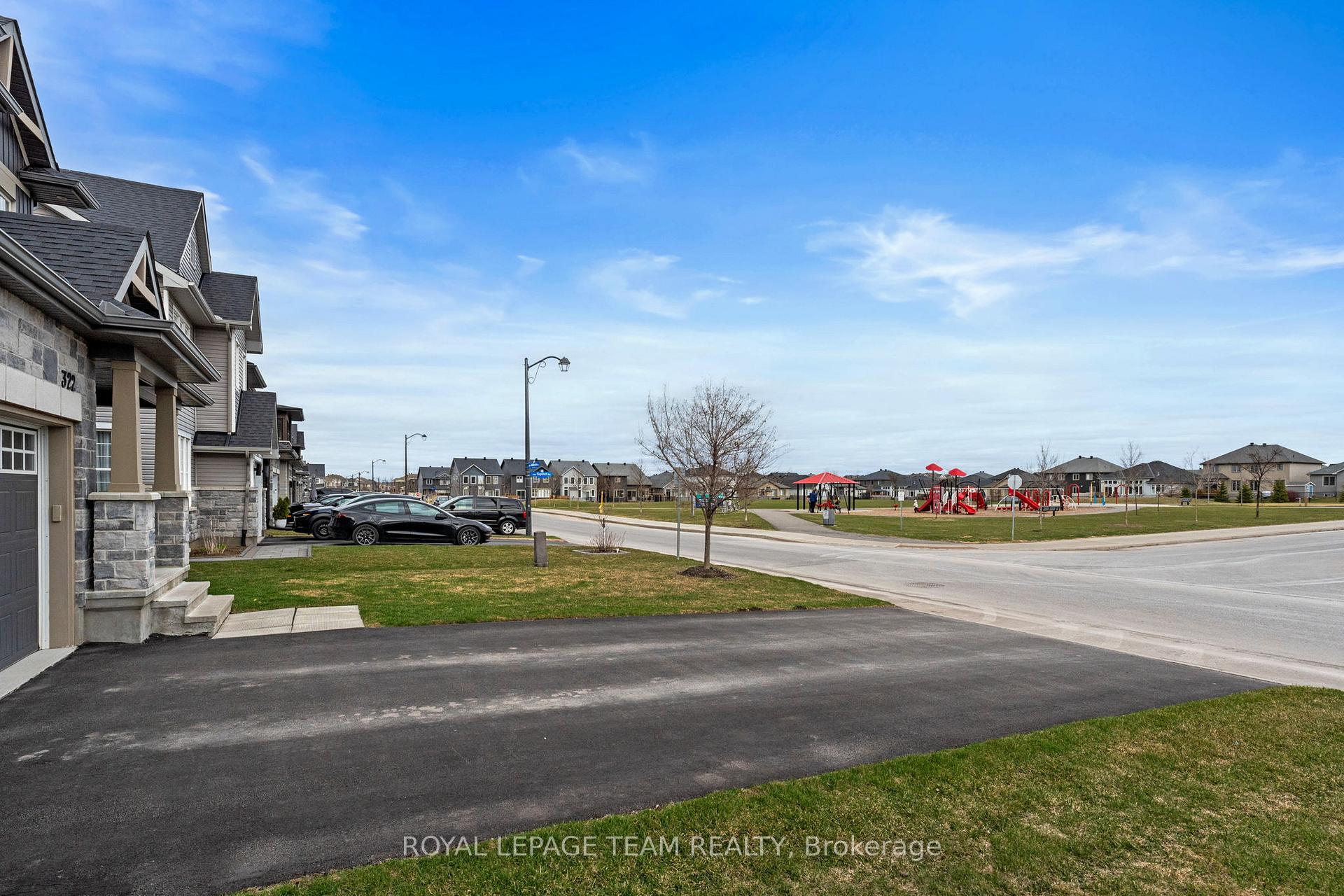 Photo 36 of 322 Haliburton Heights, Ottawa, Kanata - Emerald Meadows/Trailwest — HOMEH