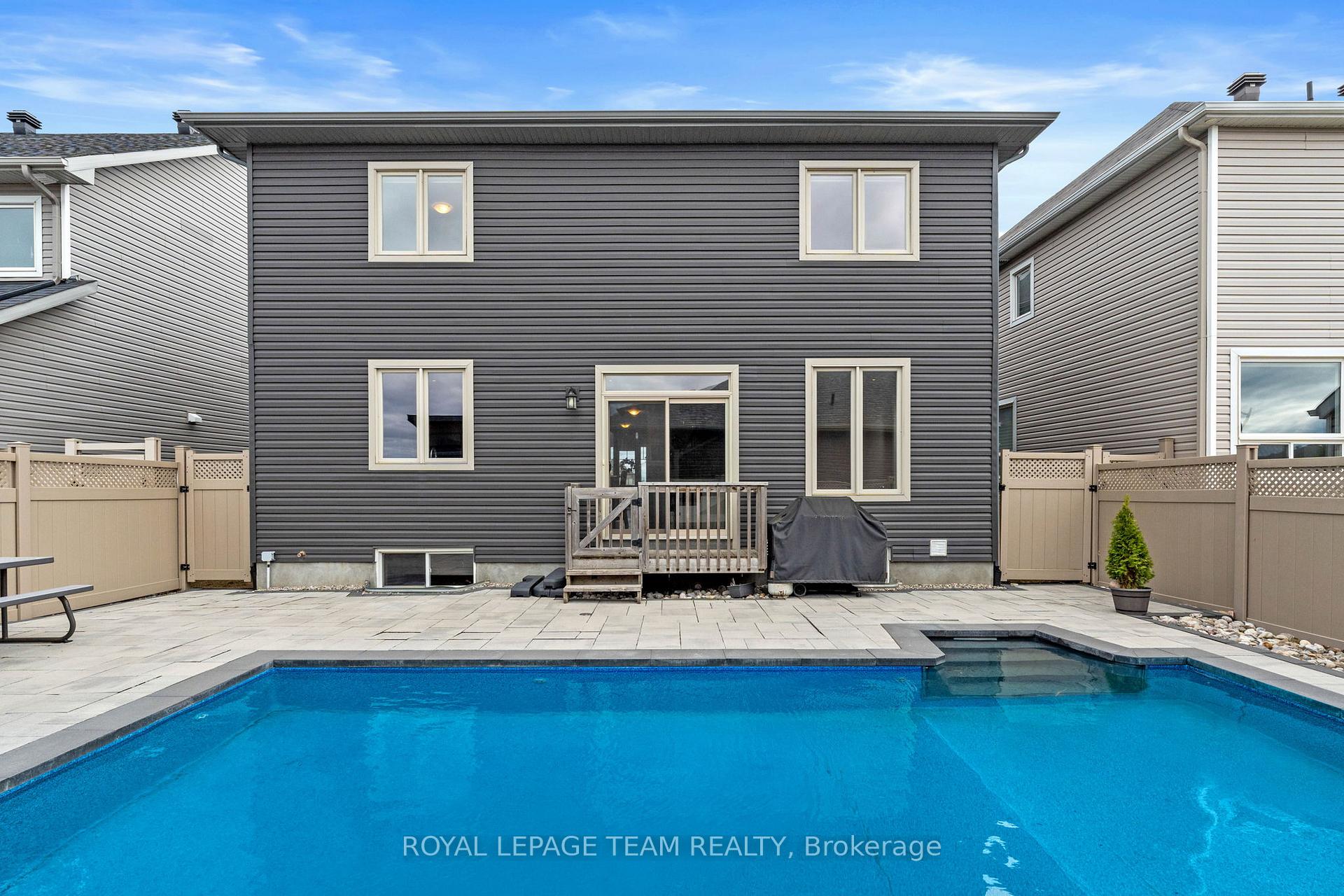 Photo 42 of 322 Haliburton Heights, Ottawa, Kanata - Emerald Meadows/Trailwest — HOMEH