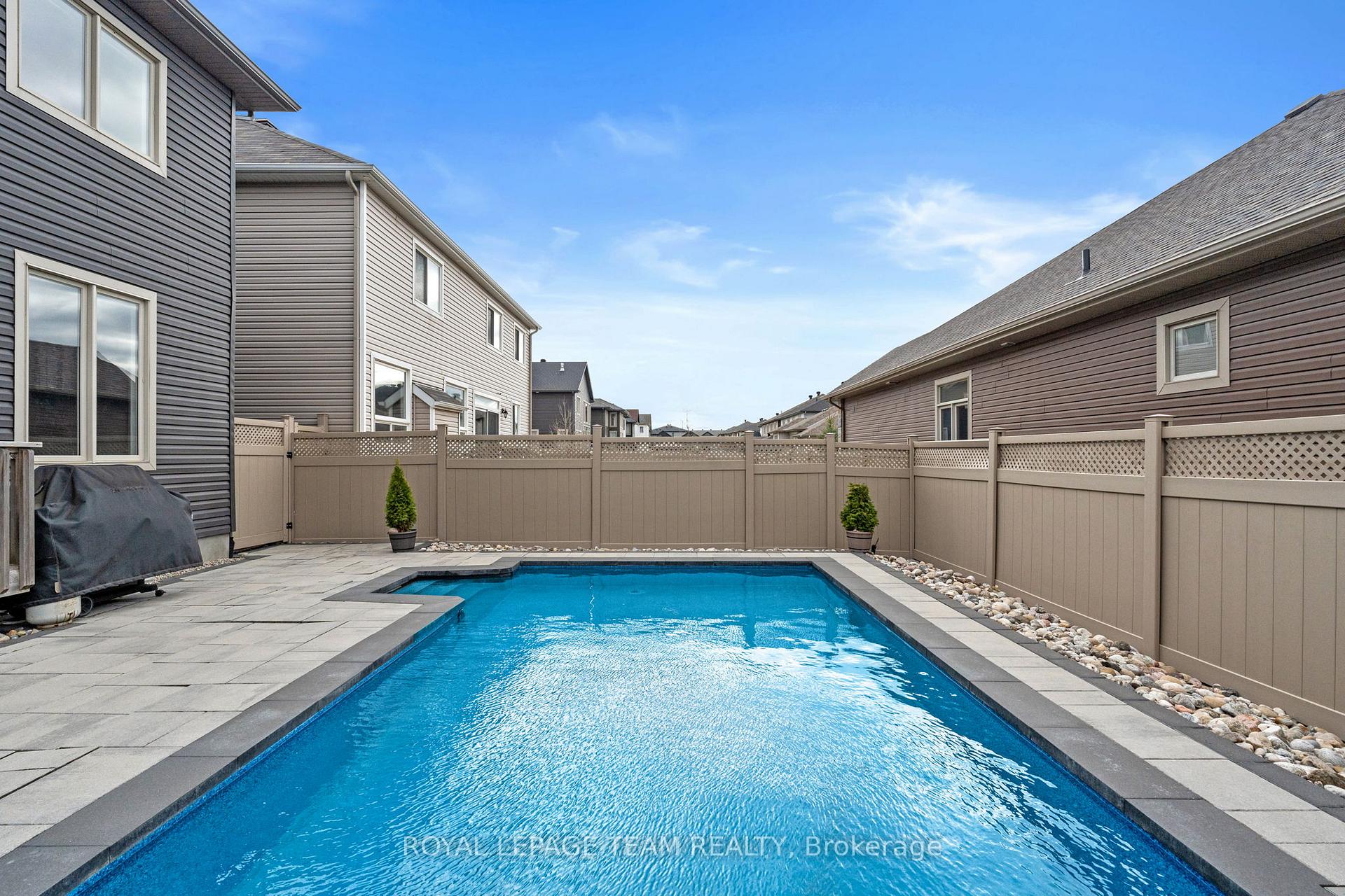 Photo 43 of 322 Haliburton Heights, Ottawa, Kanata - Emerald Meadows/Trailwest — HOMEH