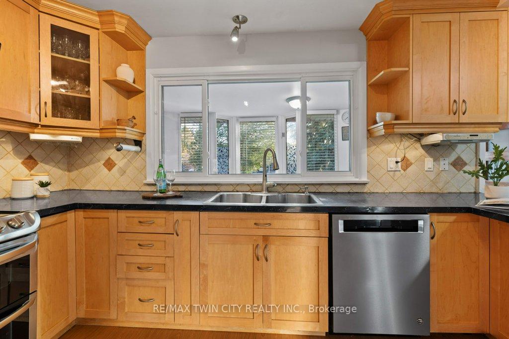 Photo 6 of 105 Morrison Road, Kitchener — HOMEH