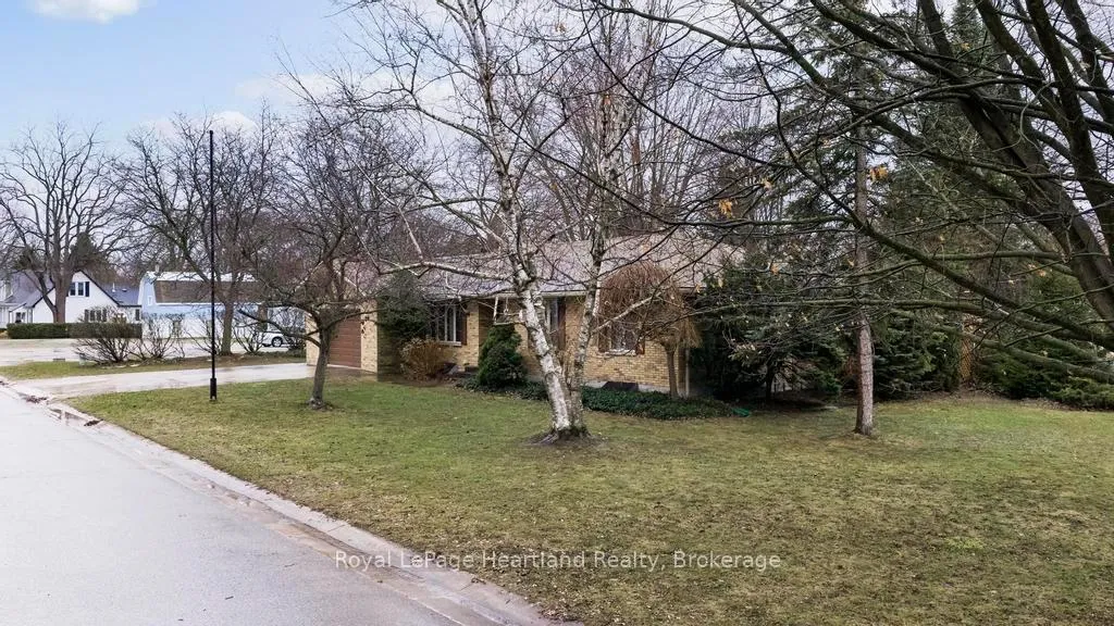 Photo 2 of 146 Princess Street W, Central Huron, Clinton — HOMEH