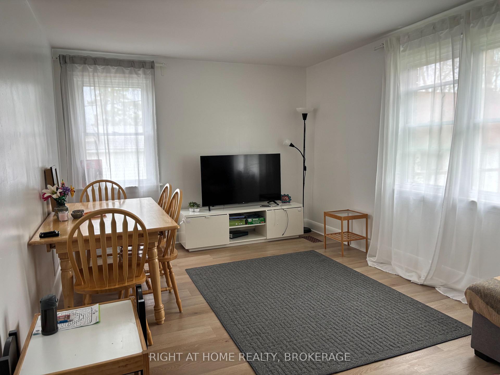 Photo 3 of Unit Upper, 48 Lake Avenue Drive, Hamilton, Stoney Creek — HOMEH