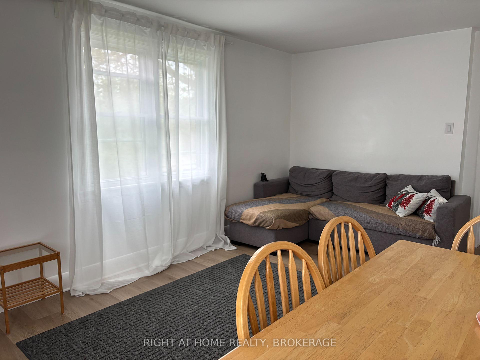 Photo 4 of Unit Upper, 48 Lake Avenue Drive, Hamilton, Stoney Creek — HOMEH