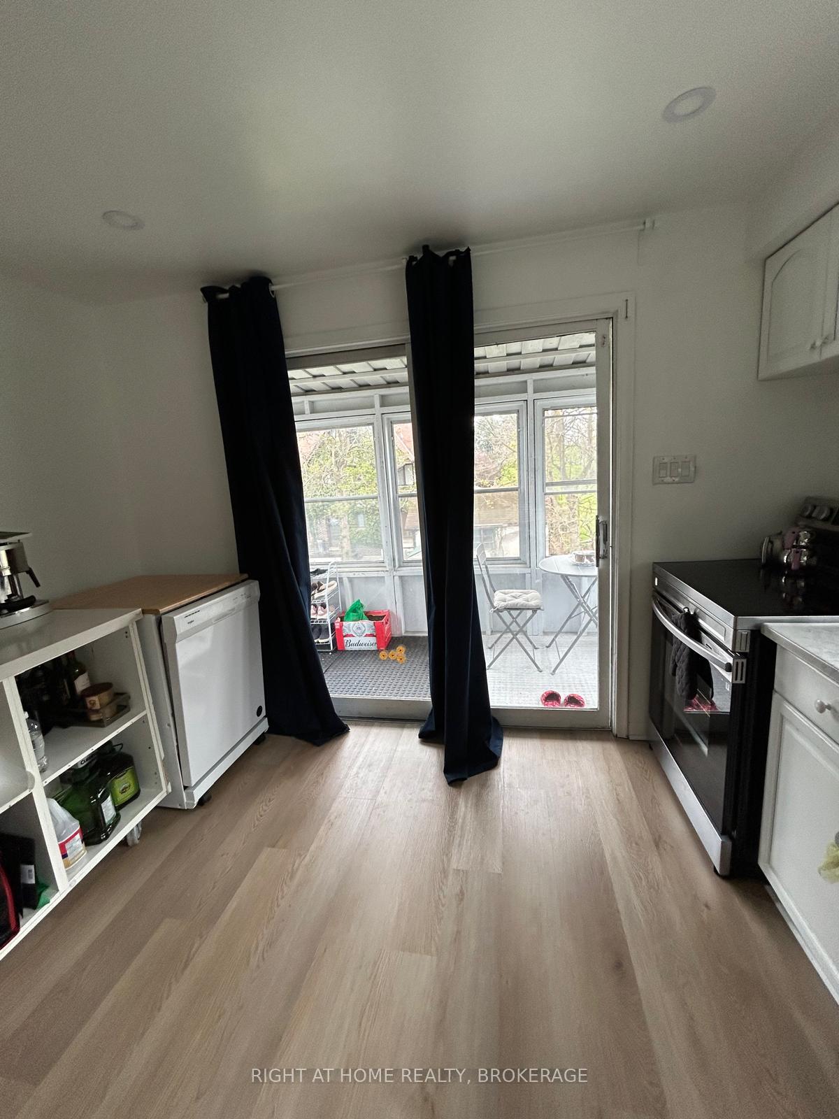Photo 8 of Unit Upper, 48 Lake Avenue Drive, Hamilton, Stoney Creek — HOMEH