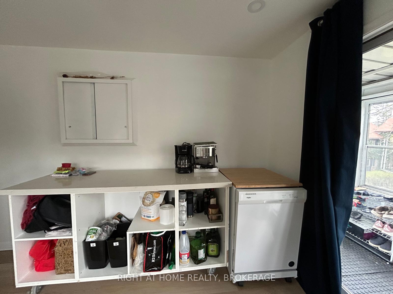 Photo 9 of Unit Upper, 48 Lake Avenue Drive, Hamilton, Stoney Creek — HOMEH