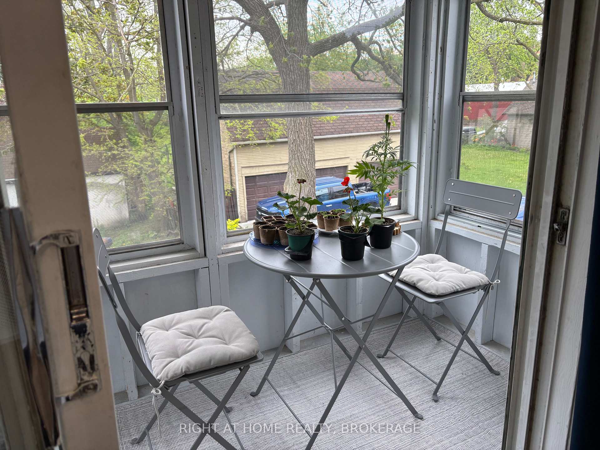 Photo 11 of Unit Upper, 48 Lake Avenue Drive, Hamilton, Stoney Creek — HOMEH