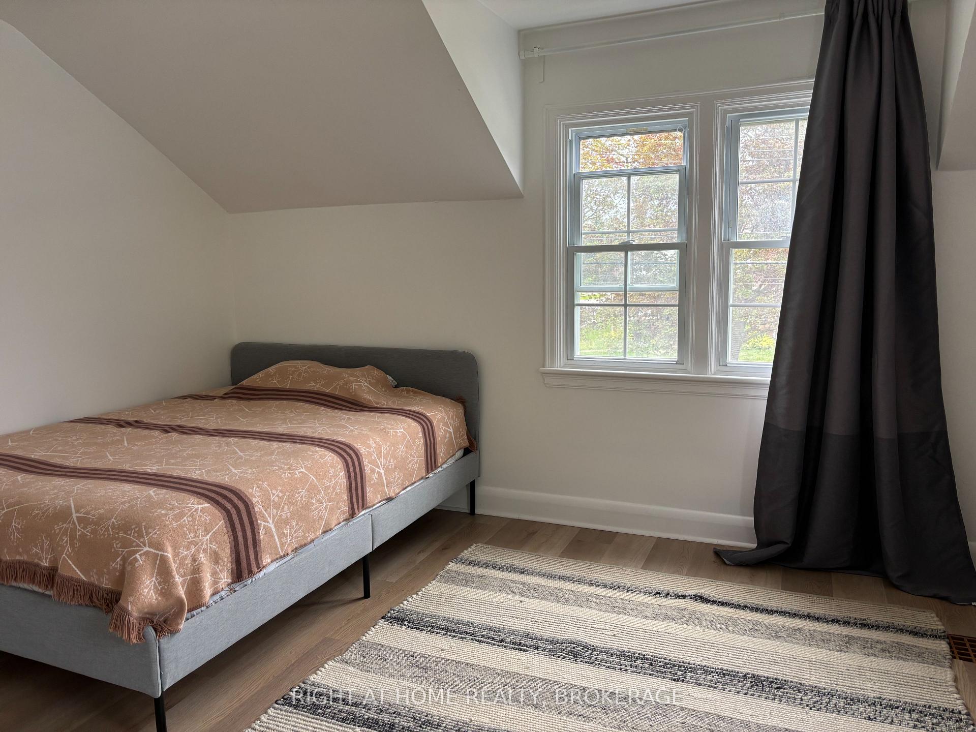 Photo 13 of Unit Upper, 48 Lake Avenue Drive, Hamilton, Stoney Creek — HOMEH