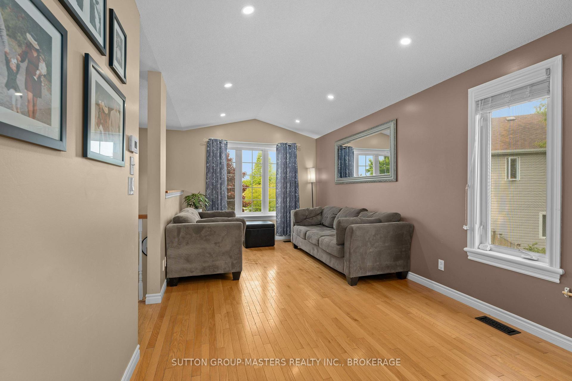 Photo 7 of 864 Ringstead Street, Kingston, City Southwest — HOMEH