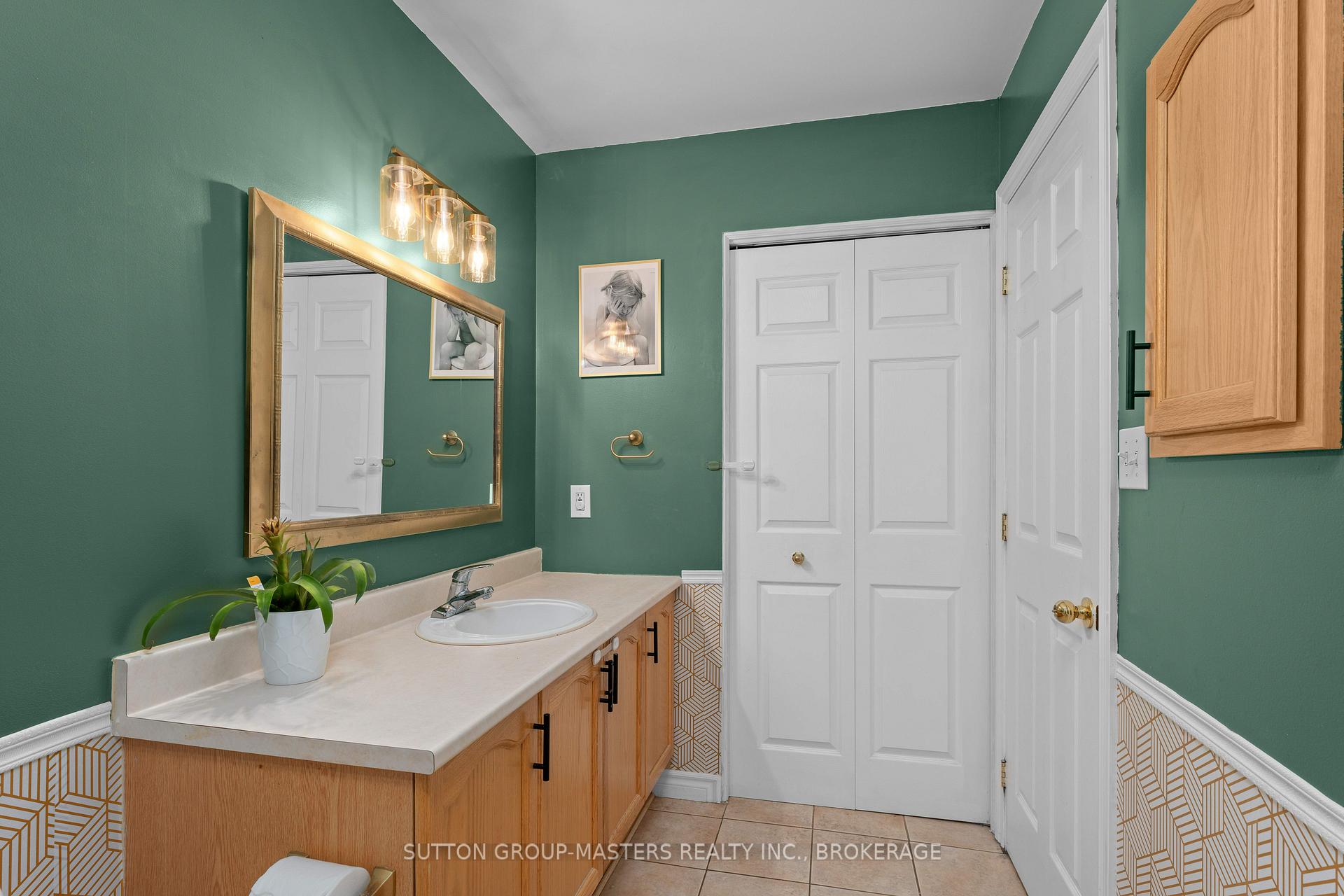Photo 30 of 864 Ringstead Street, Kingston, City Southwest — HOMEH