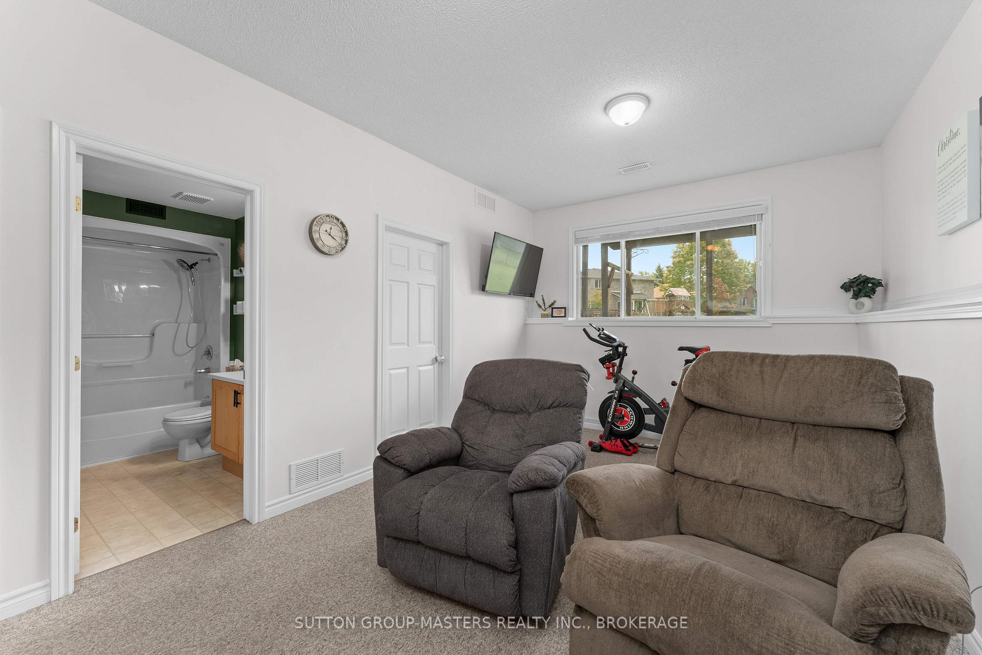 Photo 38 of 864 Ringstead Street, Kingston, City Southwest — HOMEH
