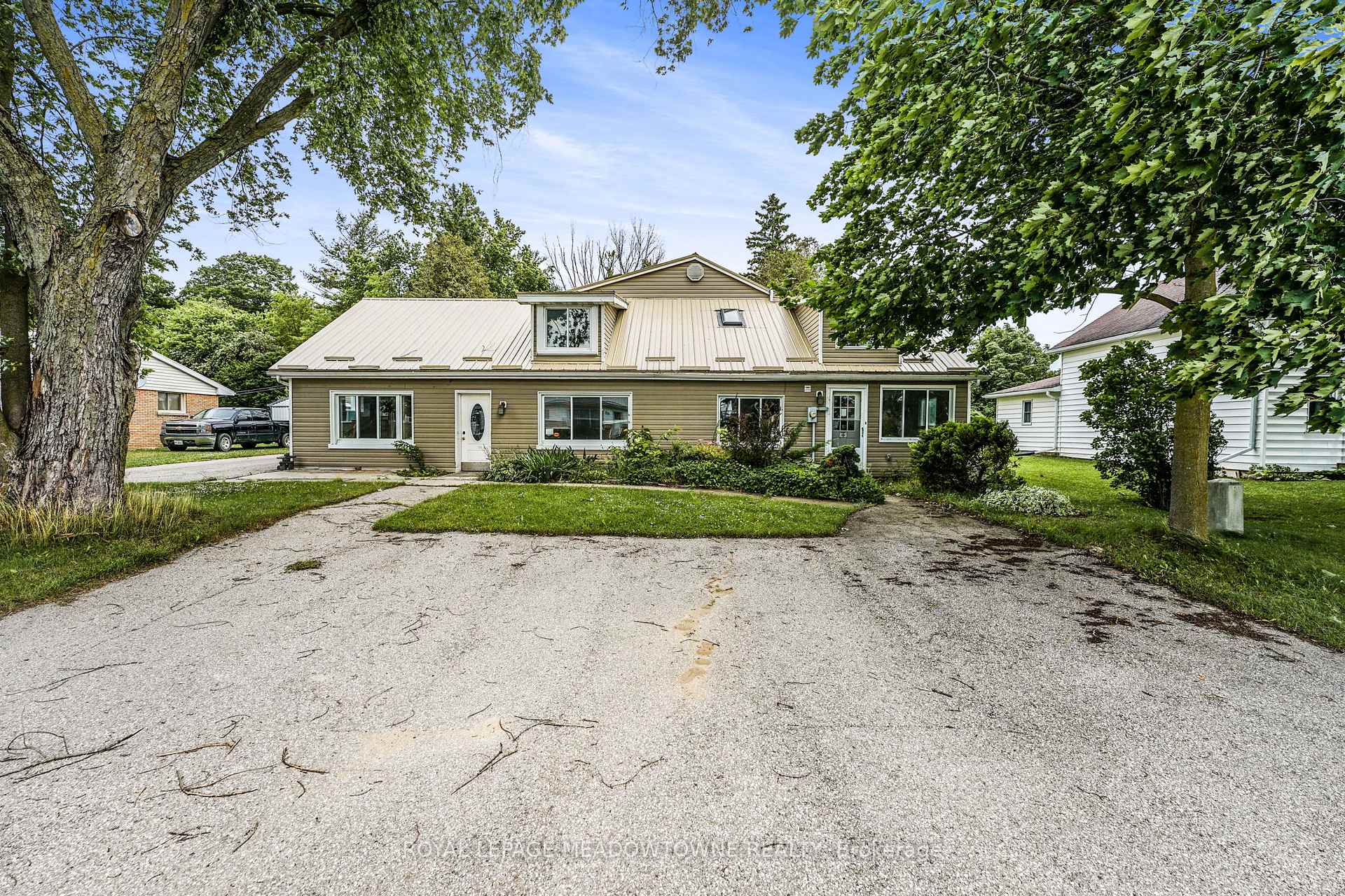 Photo 5 of 205 King Street S, Minto — HOMEH
