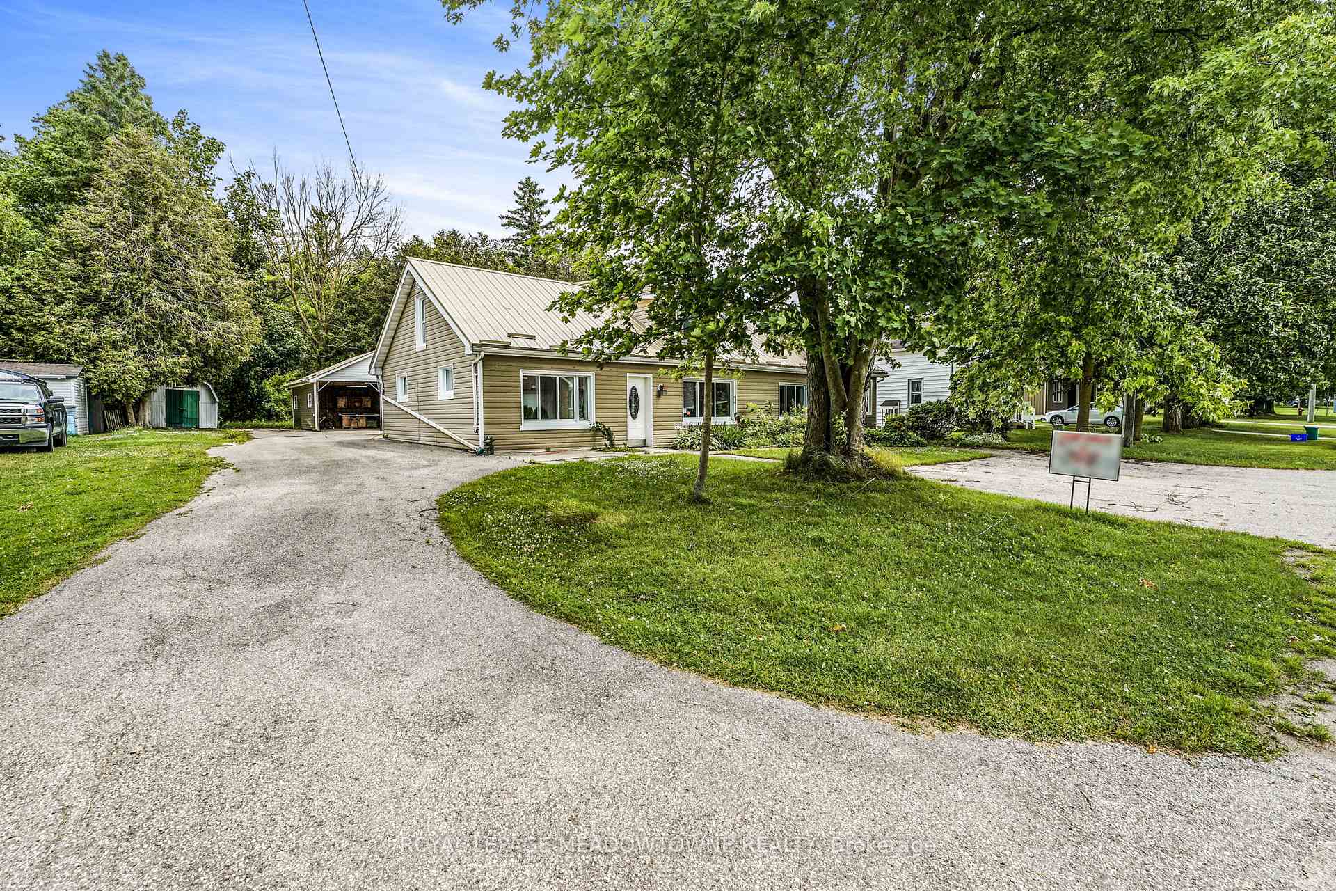 Photo 7 of 205 King Street S, Minto — HOMEH