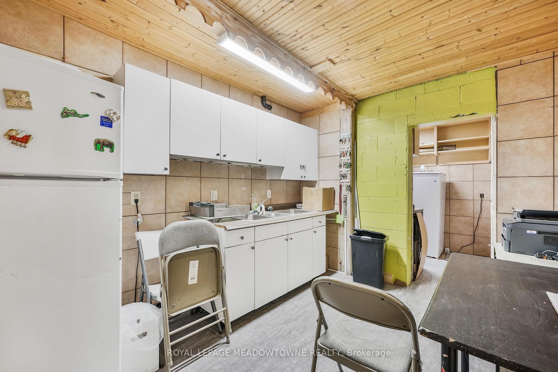 Photo 11 of 205 King Street S, Minto — HOMEH