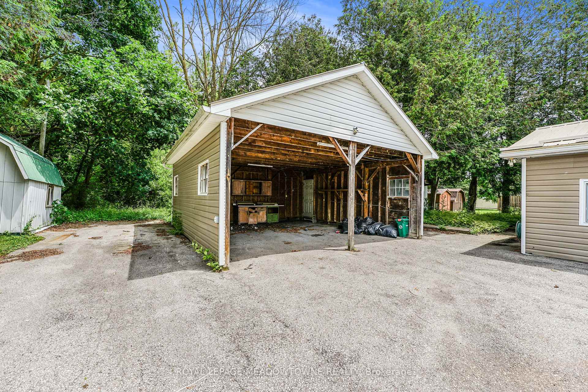 Photo 31 of 205 King Street S, Minto — HOMEH