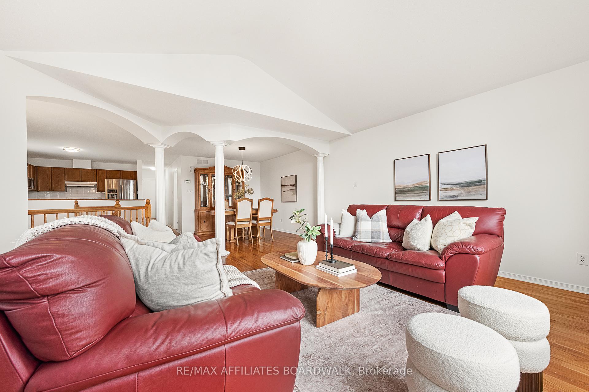 Photo 6 of 12 Castle Glen Crescent, Ottawa, Kanata - Glencairn/Hazeldean — HOMEH