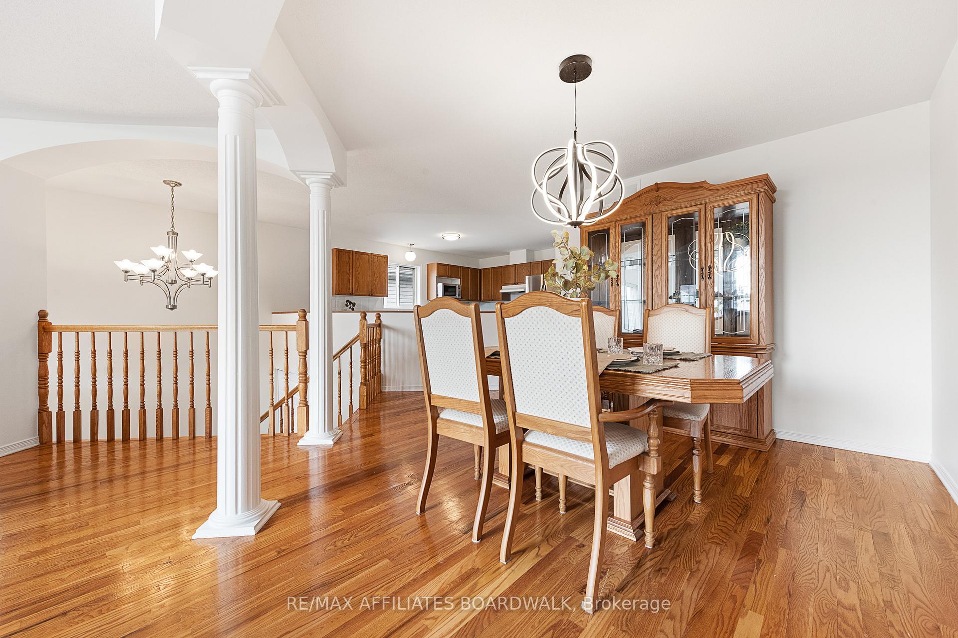 Photo 8 of 12 Castle Glen Crescent, Ottawa, Kanata - Glencairn/Hazeldean — HOMEH
