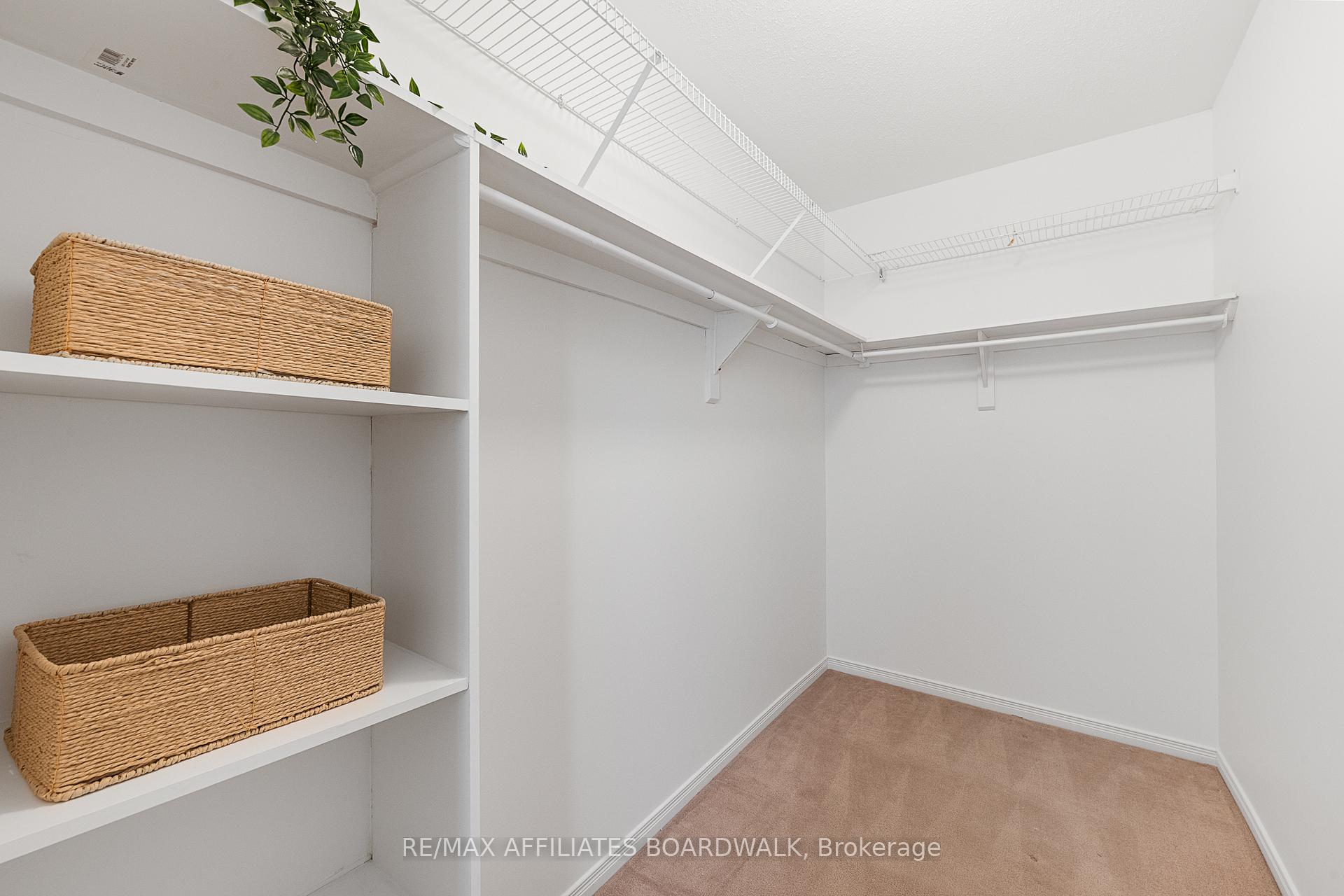 Photo 17 of 12 Castle Glen Crescent, Ottawa, Kanata - Glencairn/Hazeldean — HOMEH