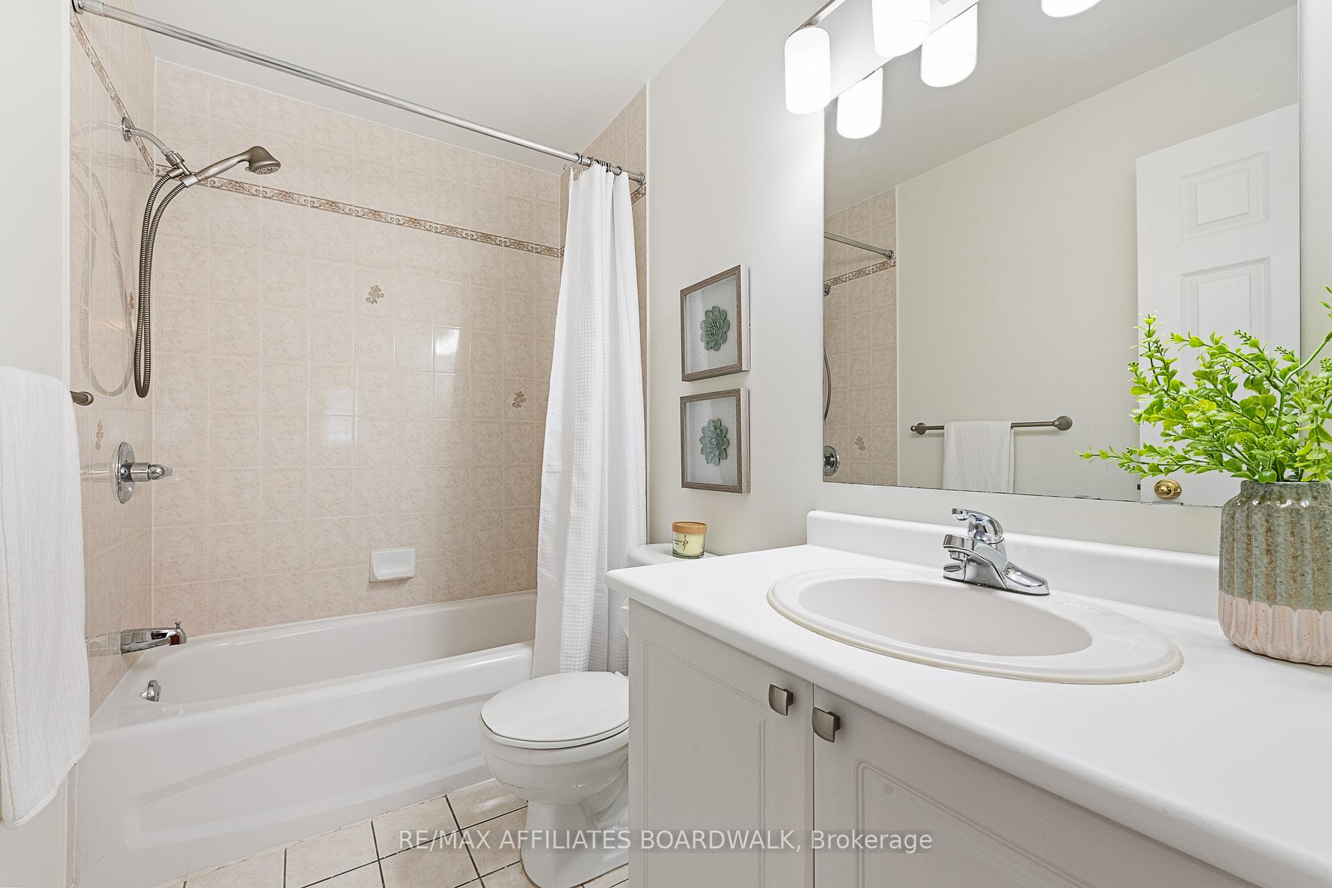 Photo 21 of 12 Castle Glen Crescent, Ottawa, Kanata - Glencairn/Hazeldean — HOMEH