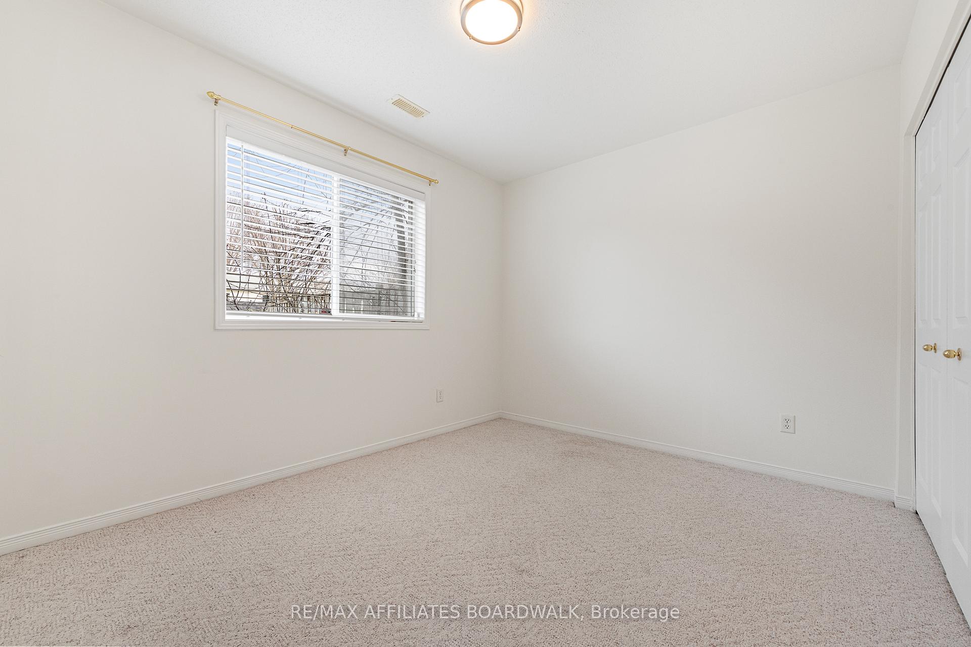 Photo 25 of 12 Castle Glen Crescent, Ottawa, Kanata - Glencairn/Hazeldean — HOMEH