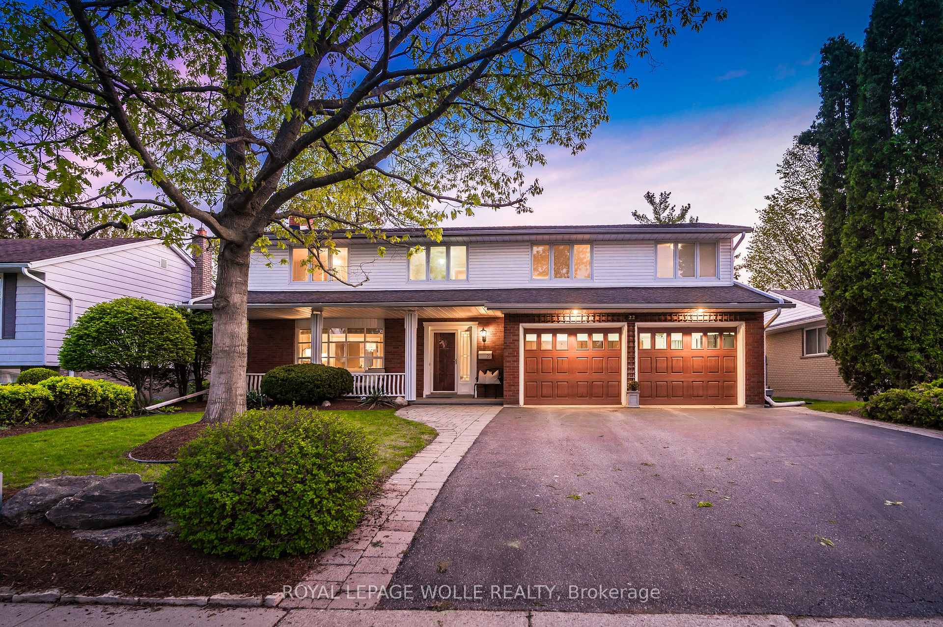 Photo 2 of 22 Eastwood Drive, Kitchener — HOMEH