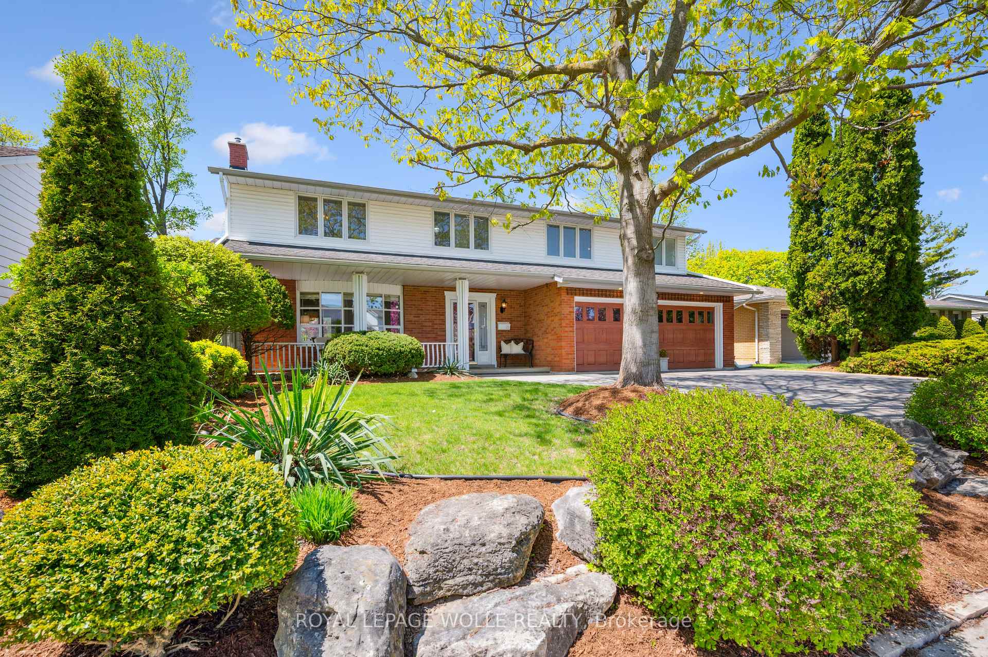 Photo 3 of 22 Eastwood Drive, Kitchener — HOMEH