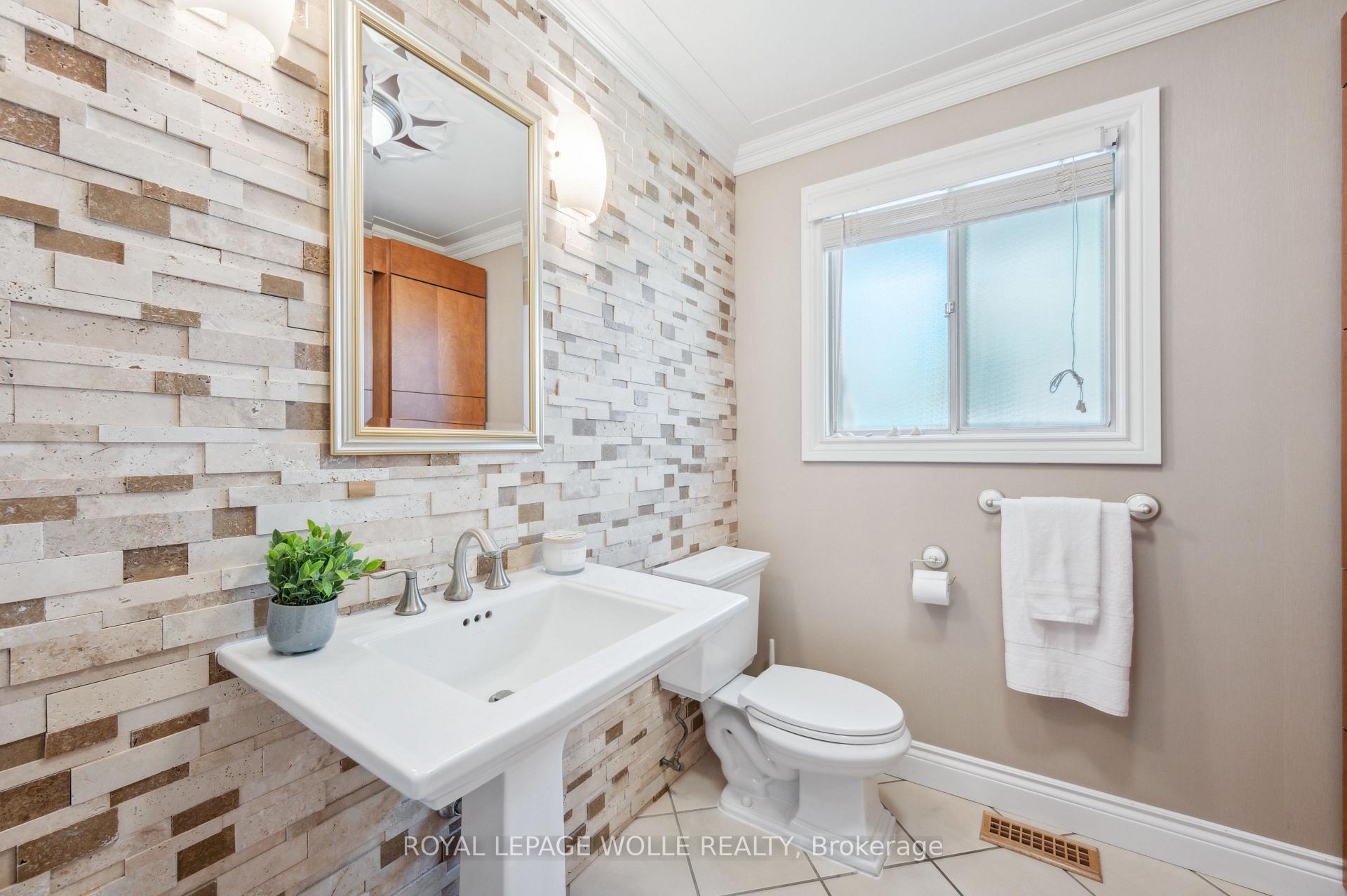Photo 19 of 22 Eastwood Drive, Kitchener — HOMEH