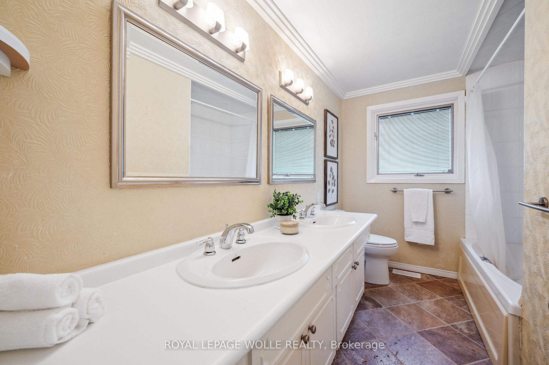 Photo 30 of 22 Eastwood Drive, Kitchener — HOMEH