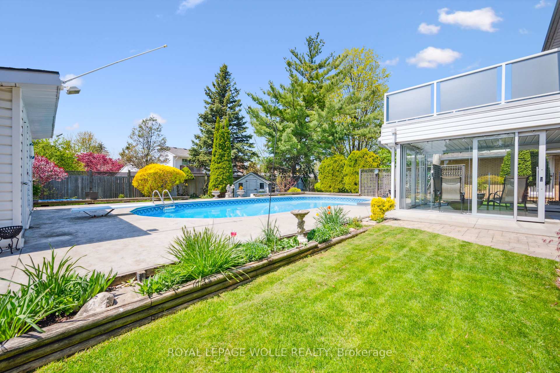 Photo 35 of 22 Eastwood Drive, Kitchener — HOMEH