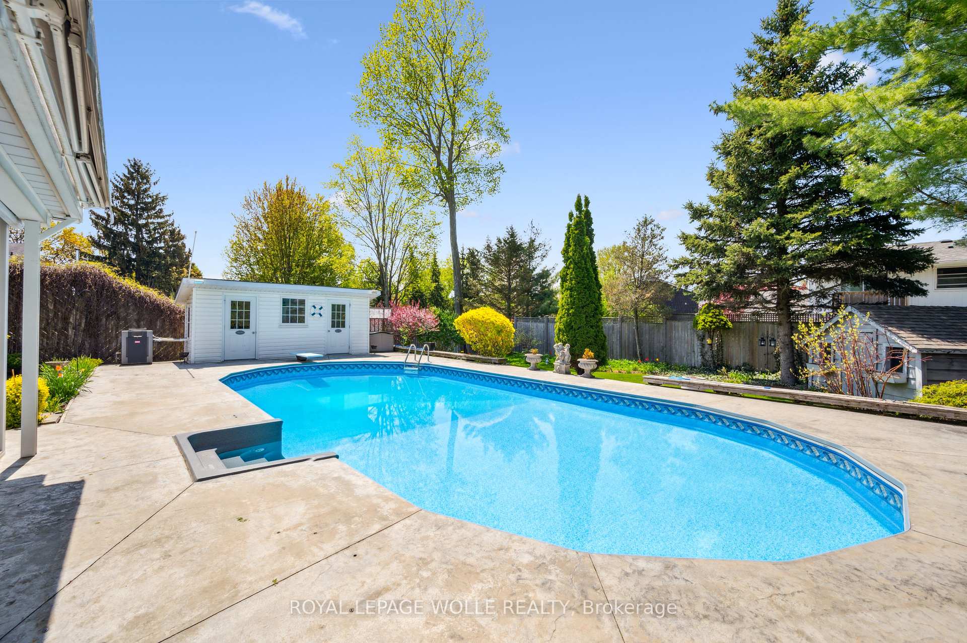Photo 37 of 22 Eastwood Drive, Kitchener — HOMEH