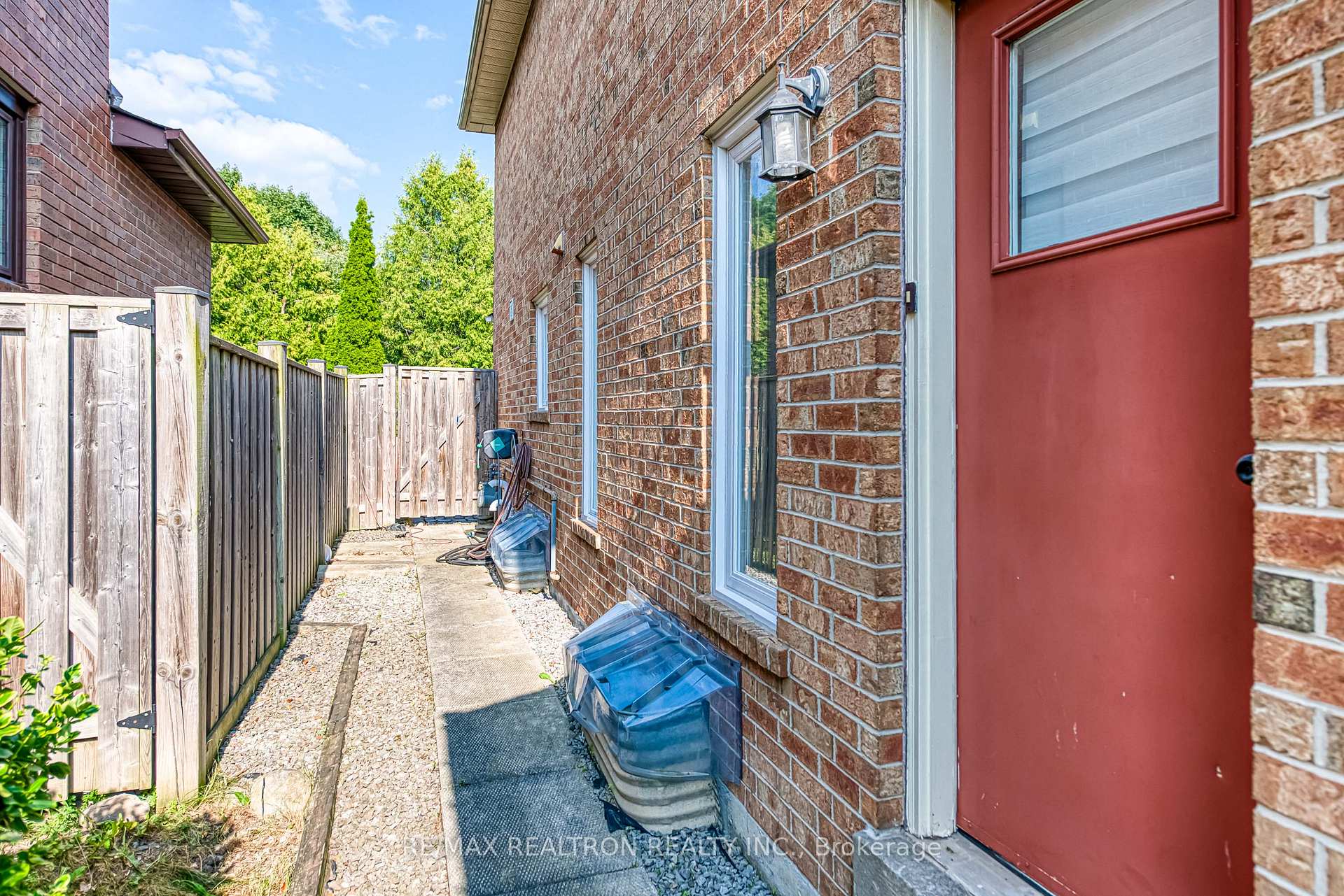 Photo 47 of 9 Smithy Street, Markham, Raymerville — HOMEH