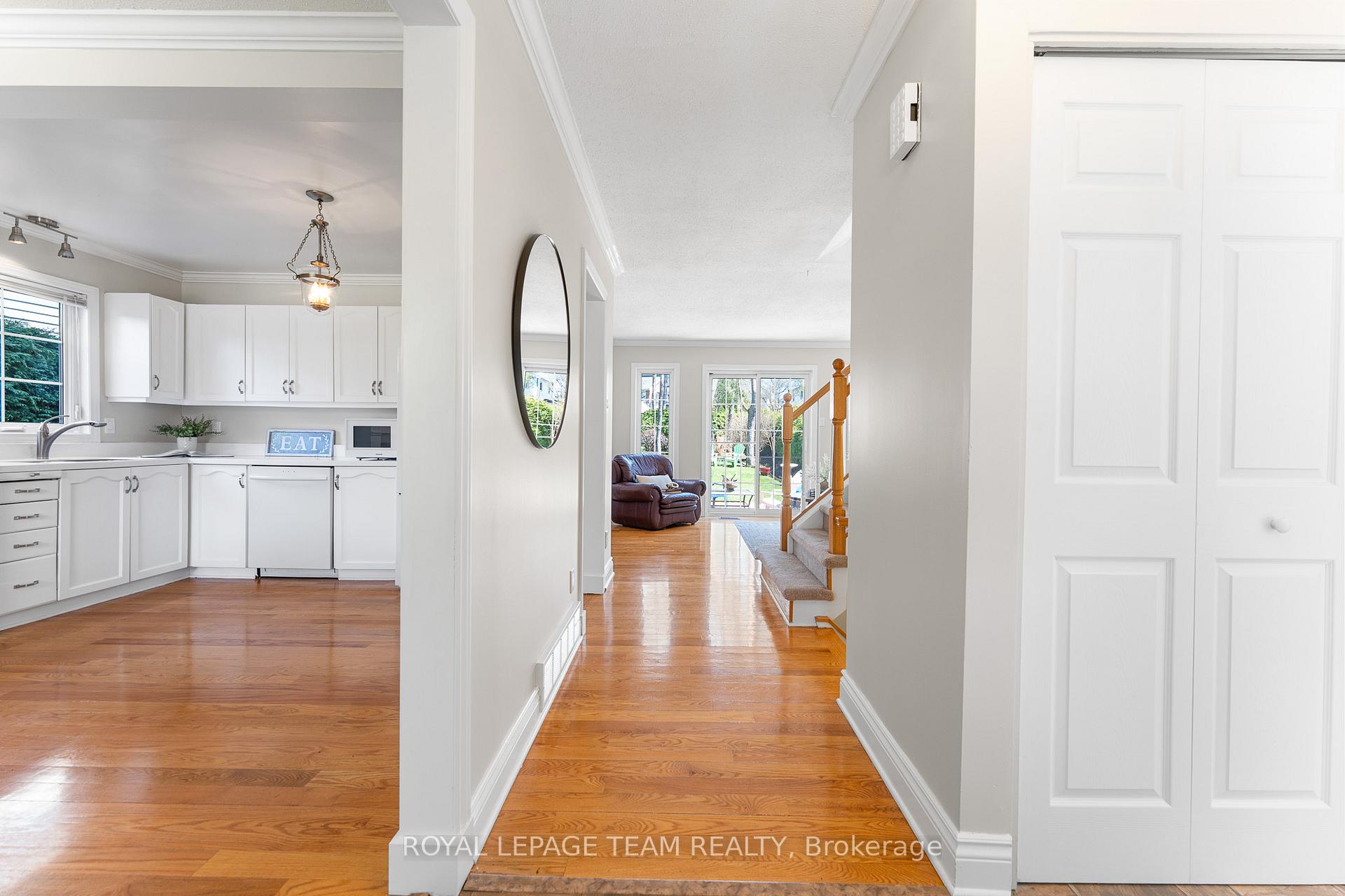 Photo 6 of 6 Hawley Crescent, Ottawa, Kanata - Bridlewood — HOMEH