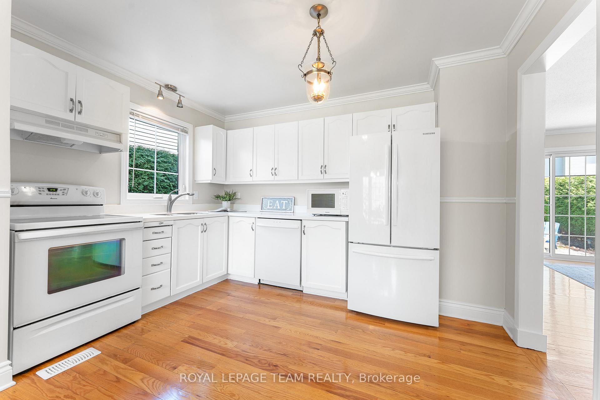 Photo 11 of 6 Hawley Crescent, Ottawa, Kanata - Bridlewood — HOMEH