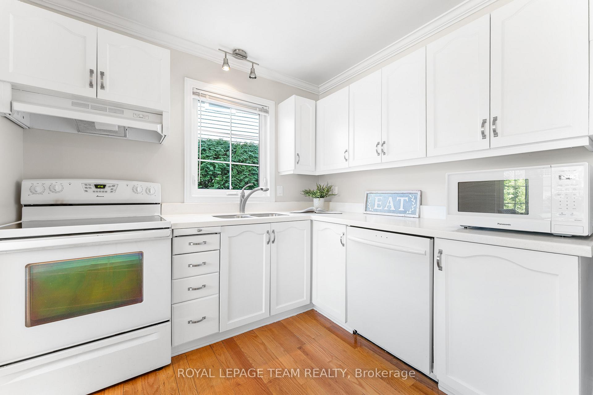 Photo 13 of 6 Hawley Crescent, Ottawa, Kanata - Bridlewood — HOMEH