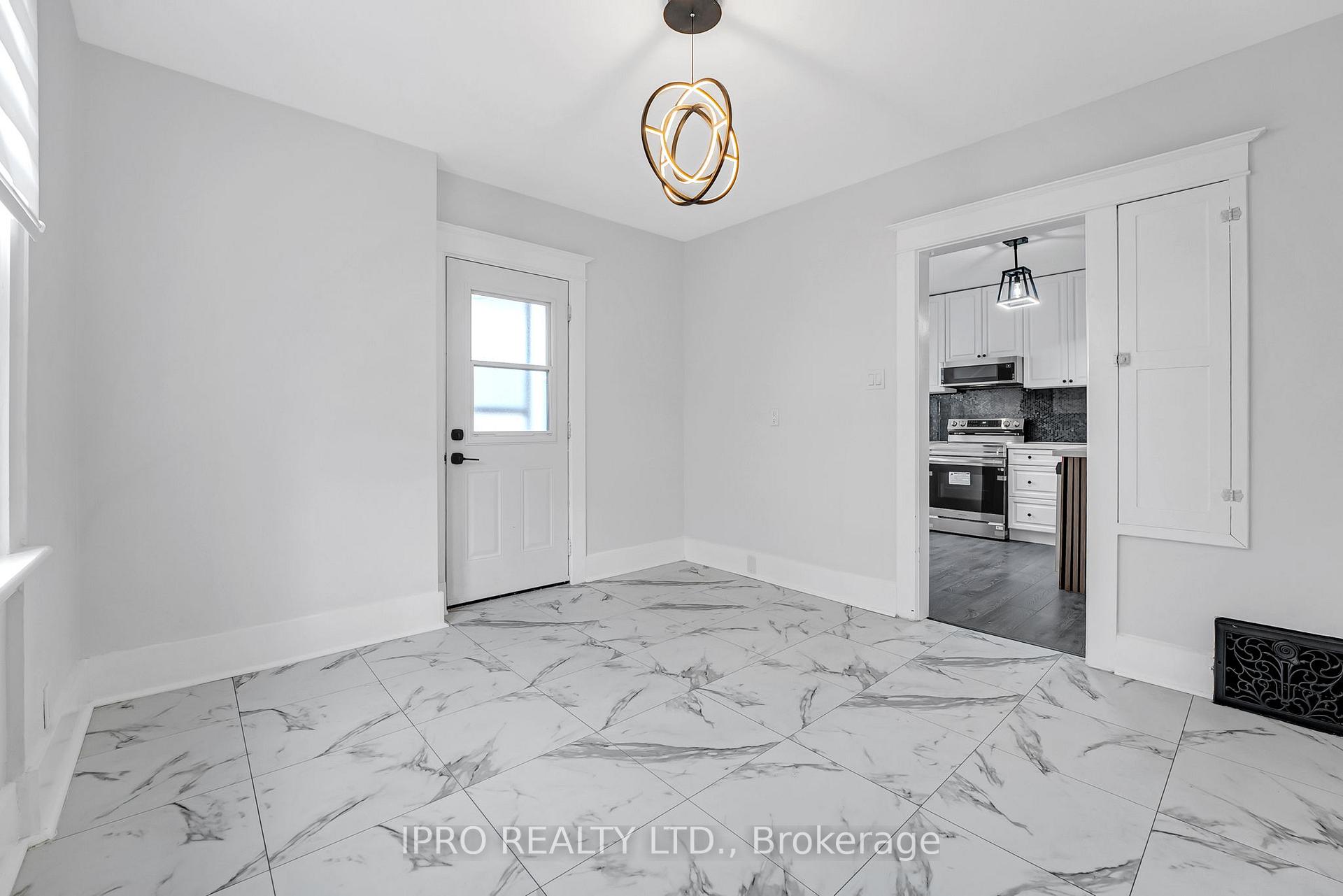 Photo 5 of 436 Courtland Avenue E, Kitchener — HOMEH