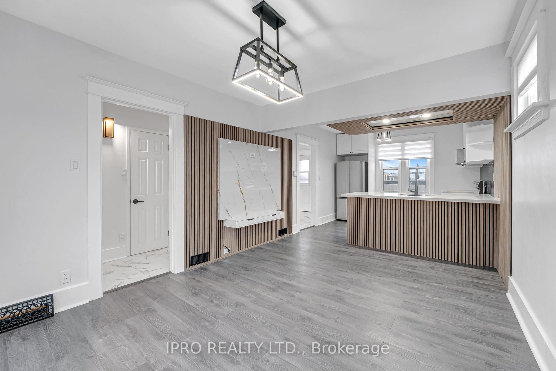Photo 11 of 436 Courtland Avenue E, Kitchener — HOMEH
