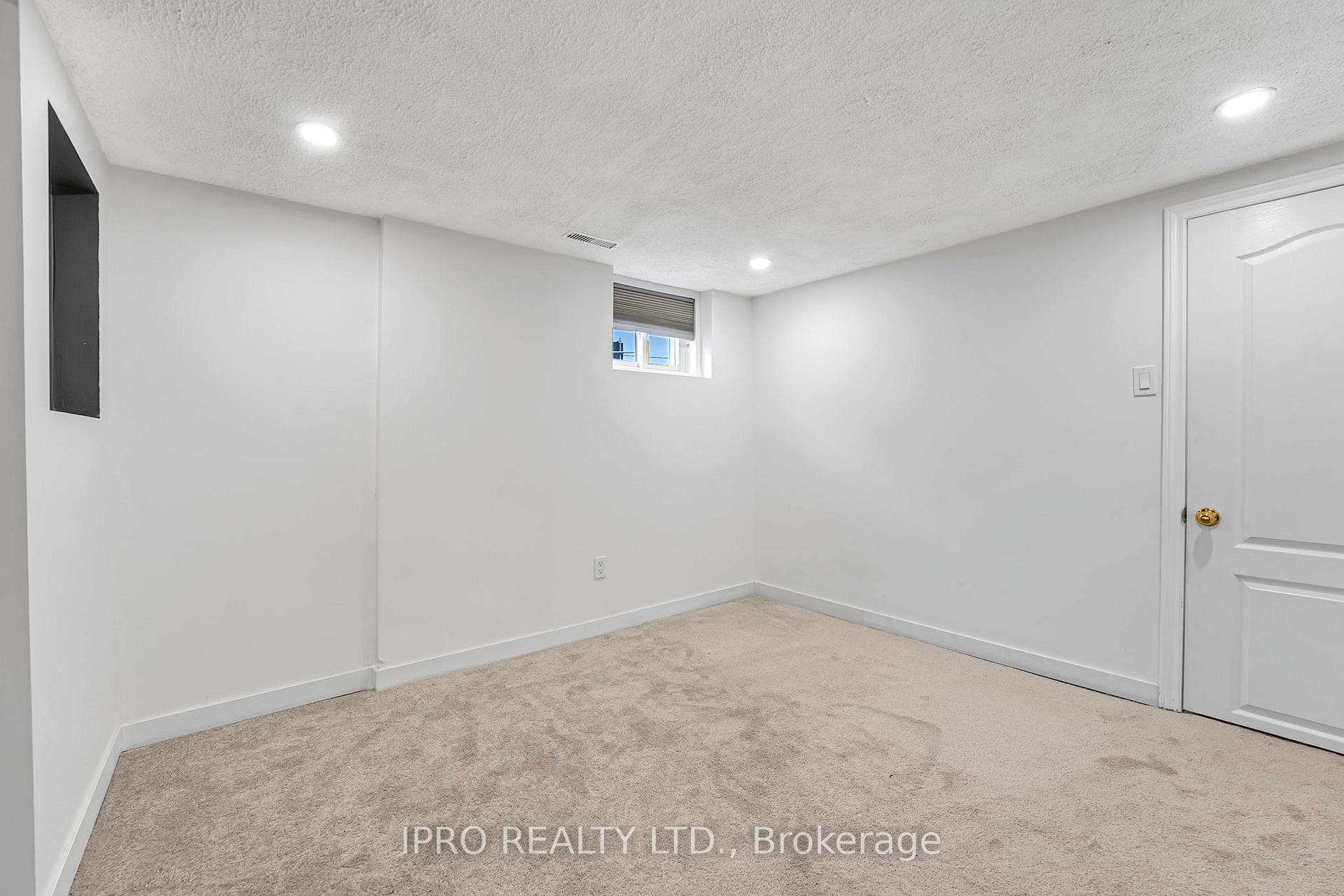 Photo 23 of 436 Courtland Avenue E, Kitchener — HOMEH
