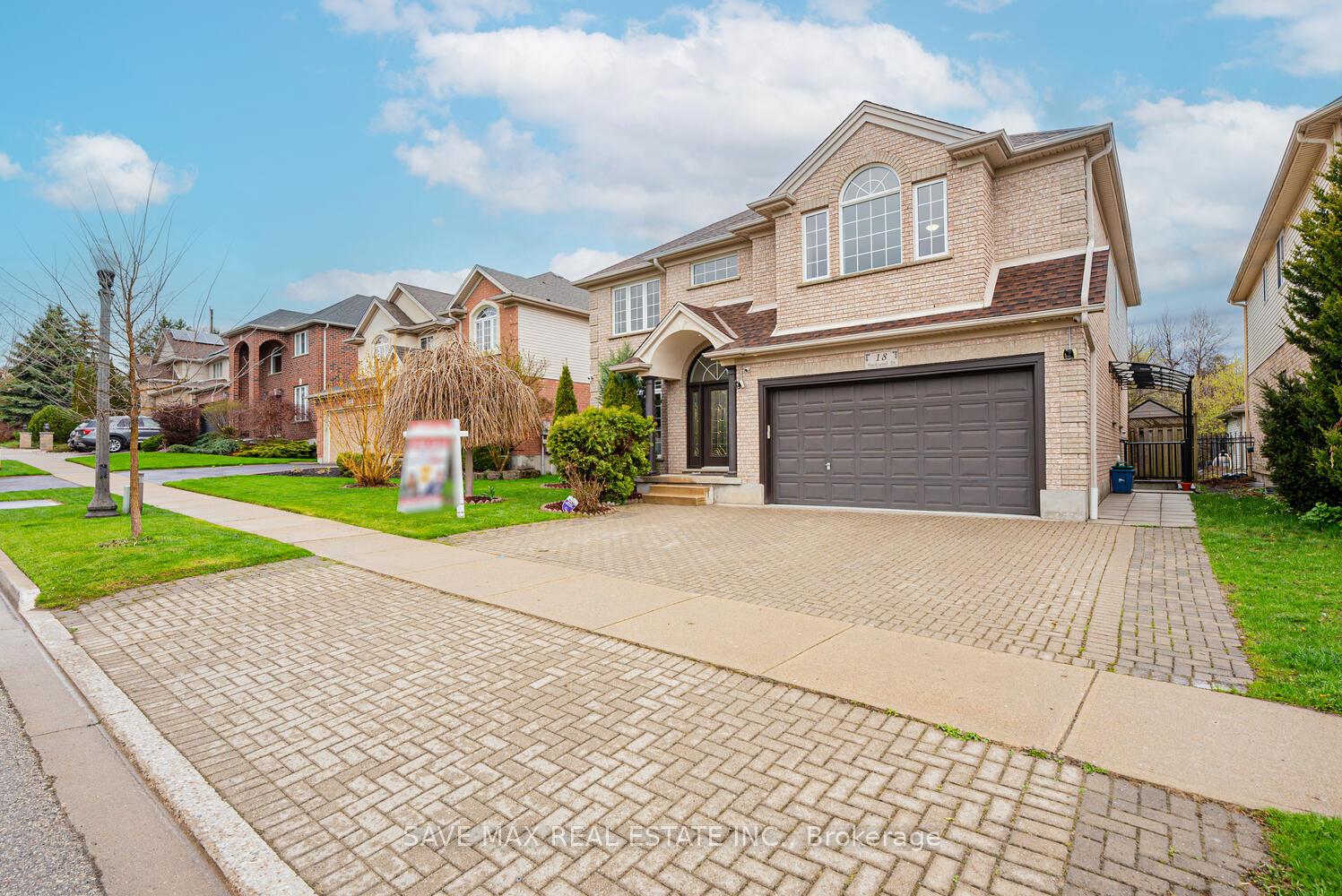 Photo 2 of 18 Hawkswood Drive, Kitchener — HOMEH