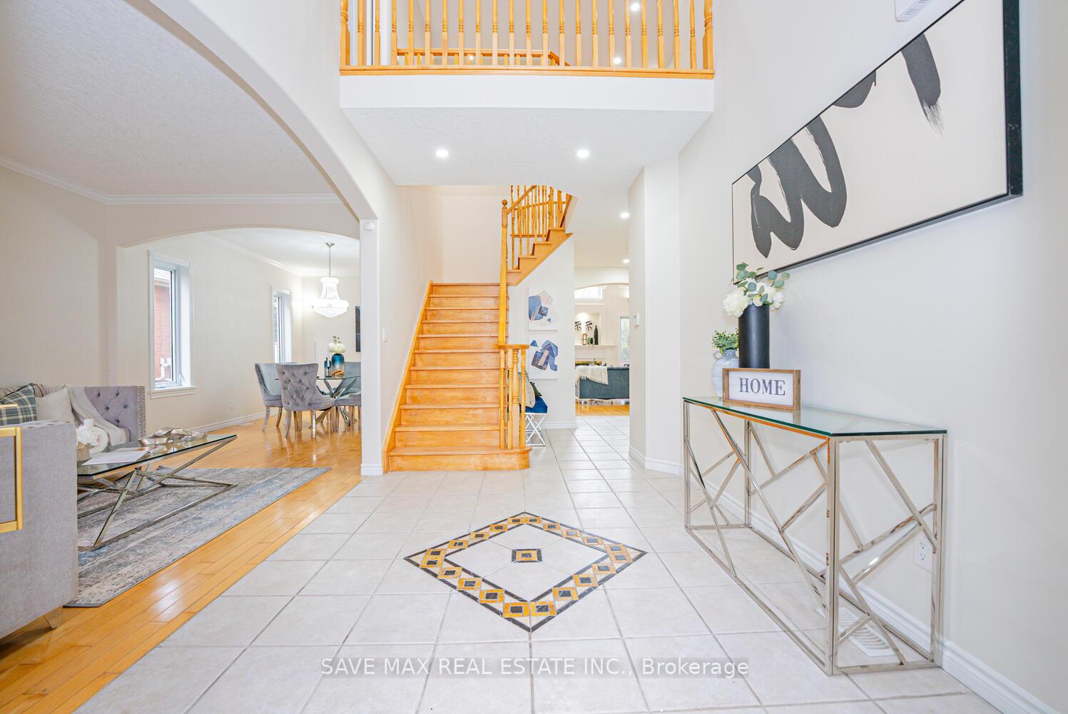 Photo 4 of 18 Hawkswood Drive, Kitchener — HOMEH