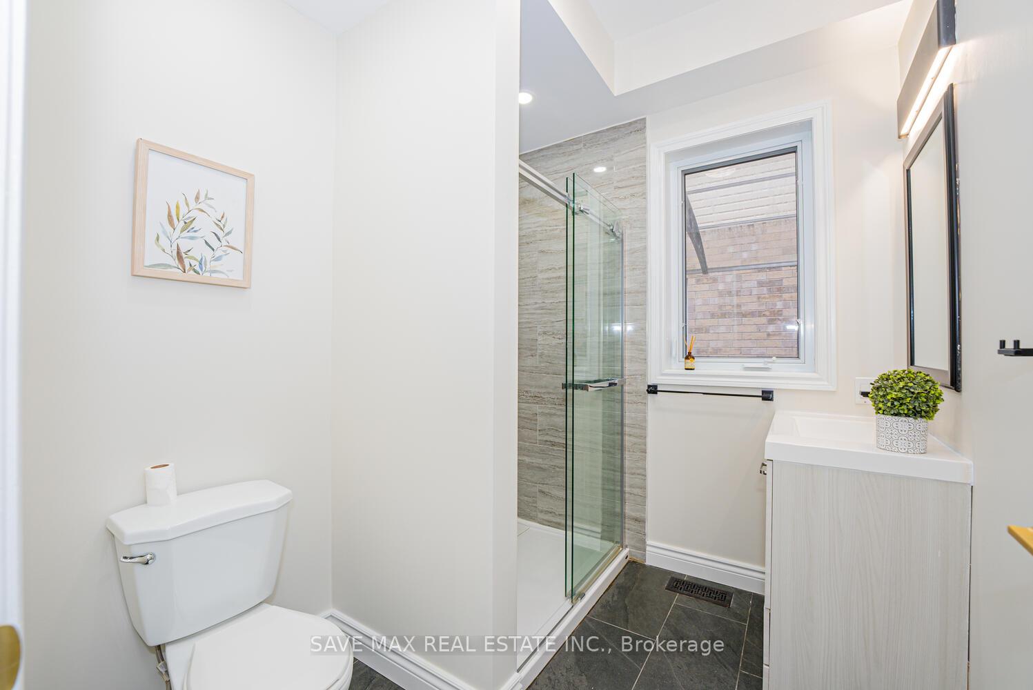 Photo 15 of 18 Hawkswood Drive, Kitchener — HOMEH