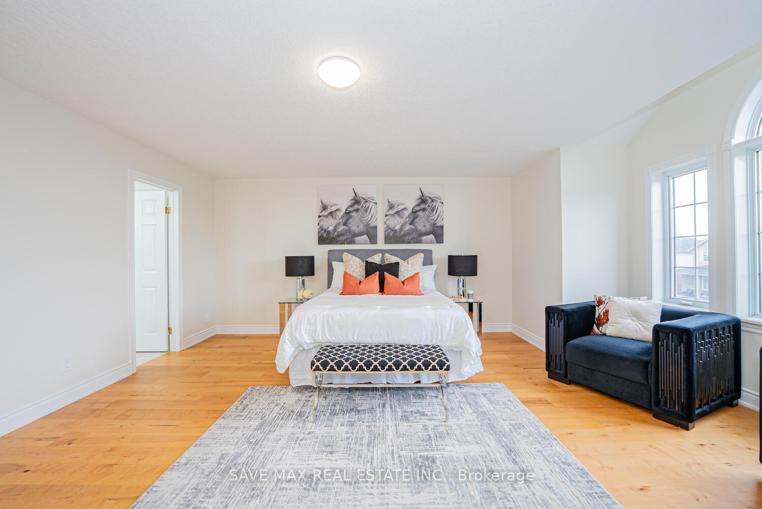 Photo 21 of 18 Hawkswood Drive, Kitchener — HOMEH