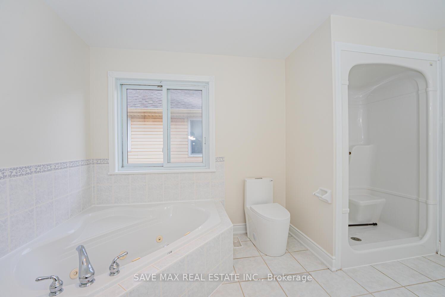 Photo 23 of 18 Hawkswood Drive, Kitchener — HOMEH