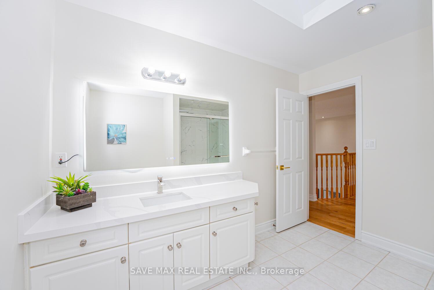 Photo 30 of 18 Hawkswood Drive, Kitchener — HOMEH