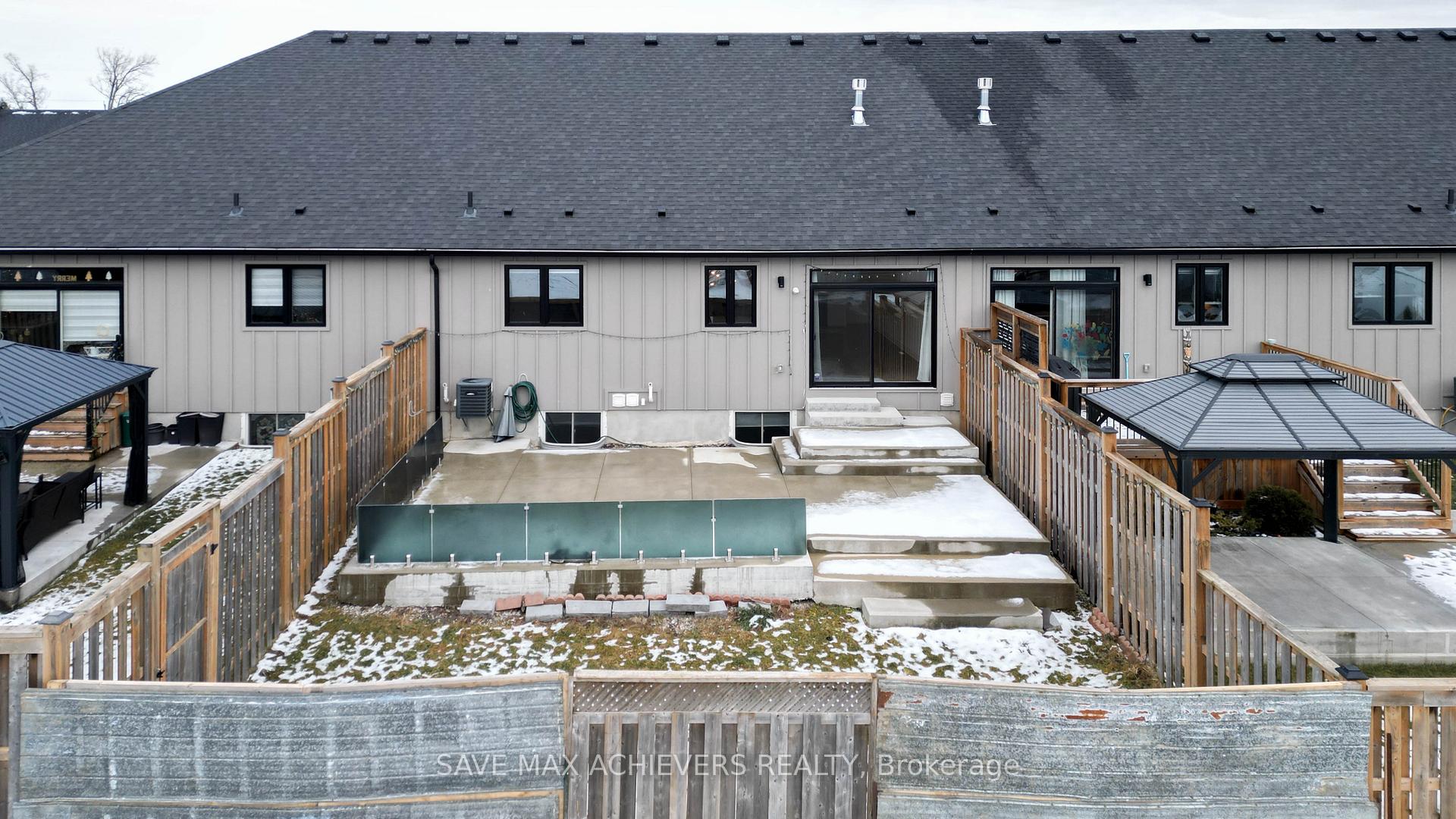 Photo 3 of Unit 403, 9861 Glendon Drive, Middlesex Centre, Rural Middlesex Centre — HOMEH