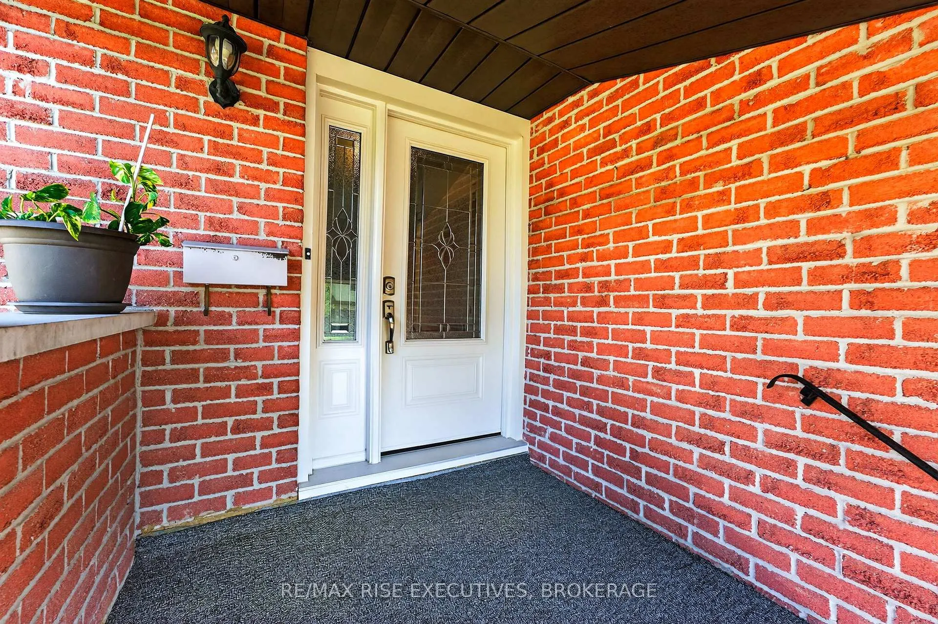 Photo 2 of 891 Sandringham Place, Kingston, North of Taylor-Kidd Blvd — HOMEH