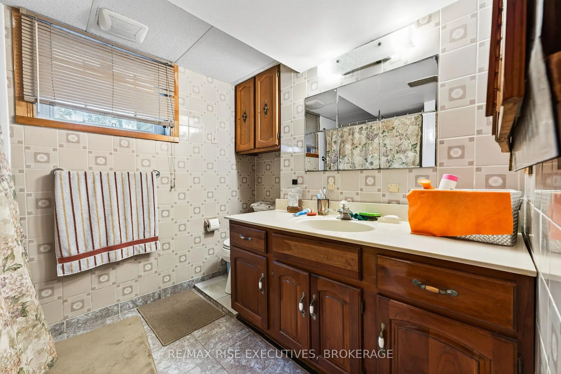 Photo 10 of 891 Sandringham Place, Kingston, North of Taylor-Kidd Blvd — HOMEH