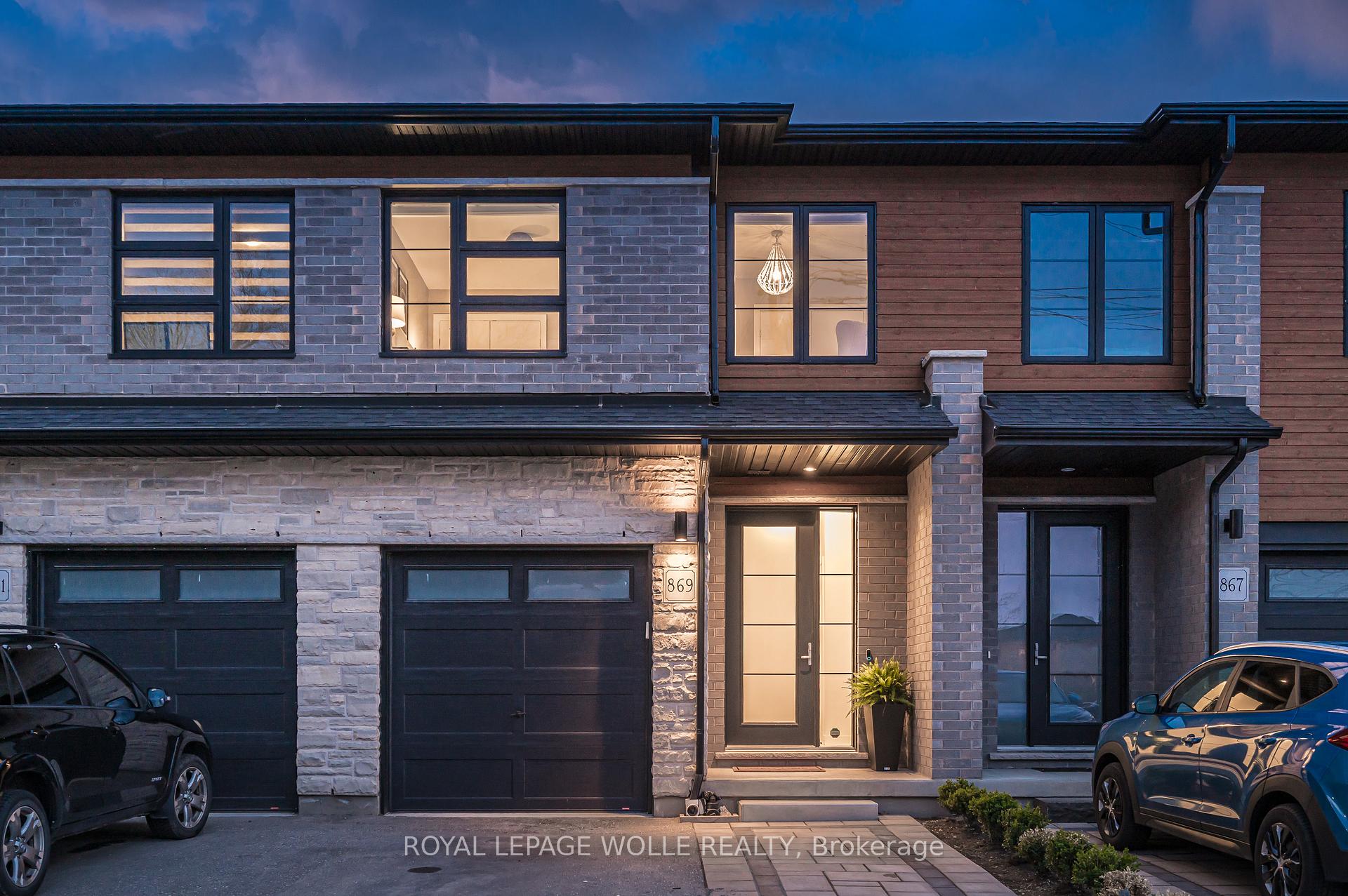 Photo 3 of 869 Robert Ferrie Drive, Kitchener — HOMEH